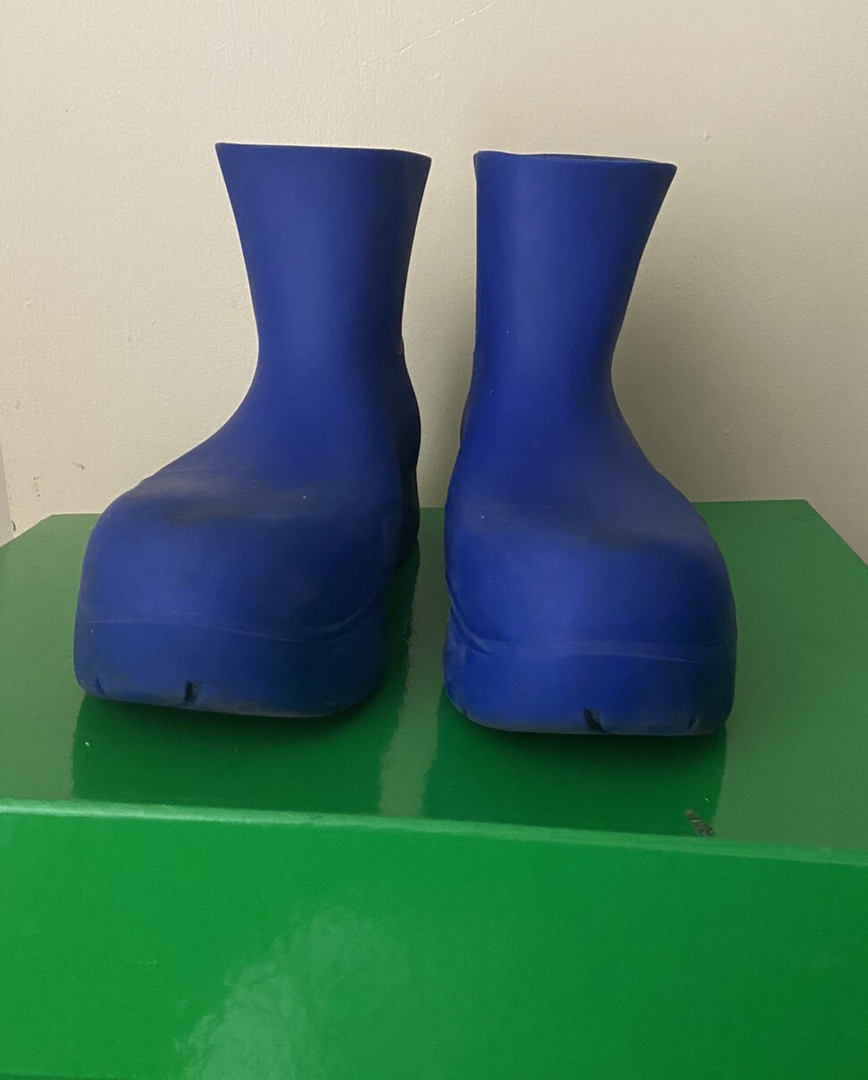 Bottega Veneta The Puddle Ankle Boots Blue. Size EU 41