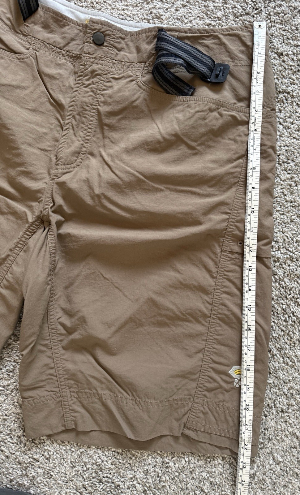 Mountain Hardwear Men’s Shorts Dark Khaki/Taupe Hiking Outdoor – Size Large