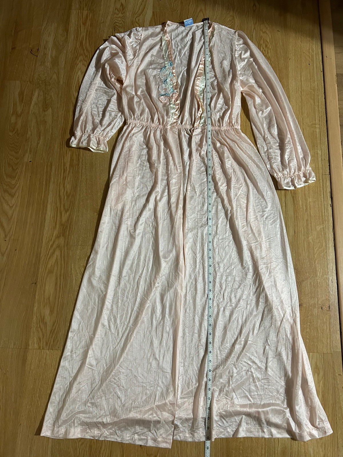 Vintage 1980s Val Mode Pink Embroidered Robe size Medium