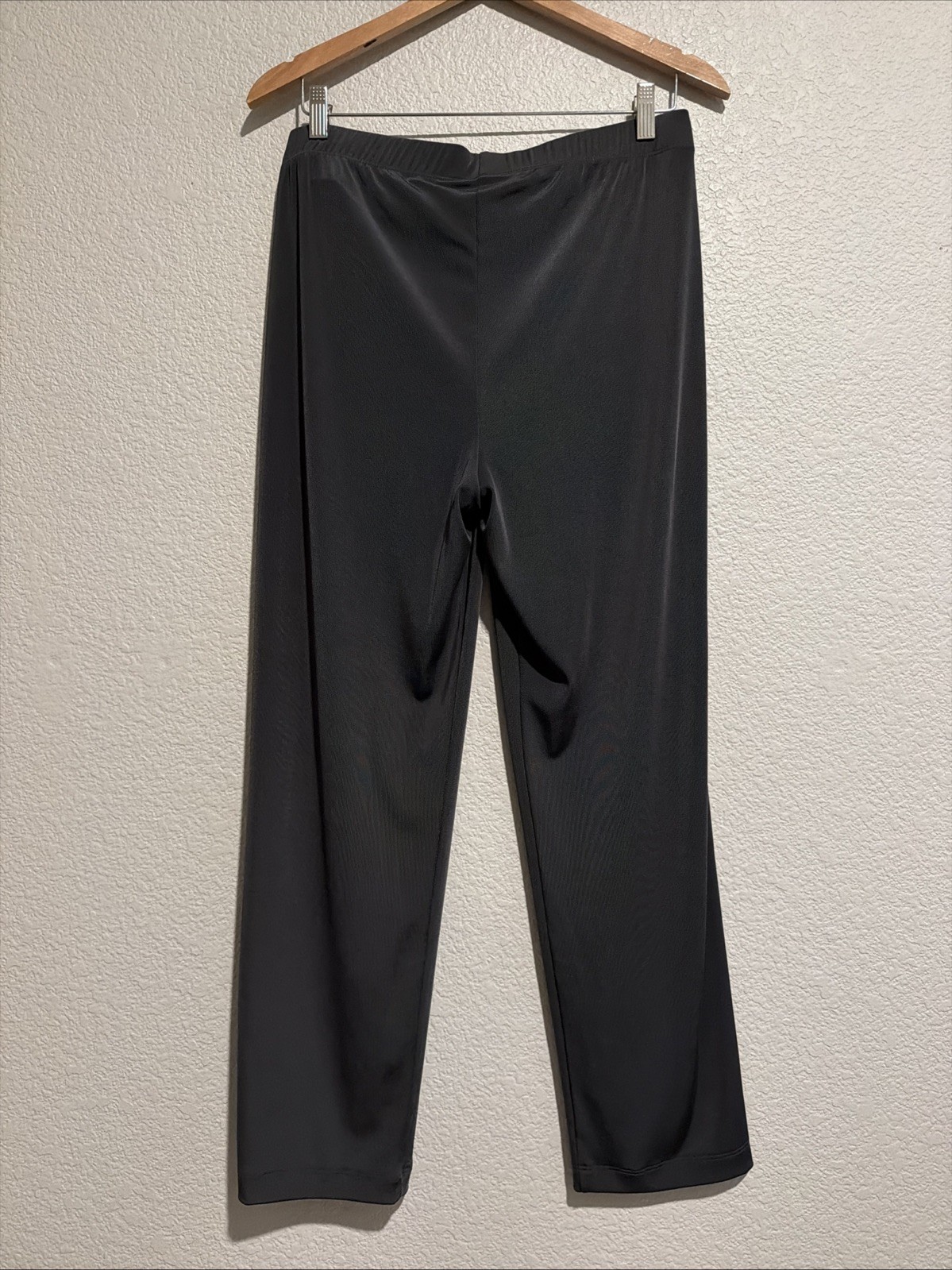 NEW Chicos Gray Liquid Slinky Knit Pull On Straight Leg Pants Stretch L Short