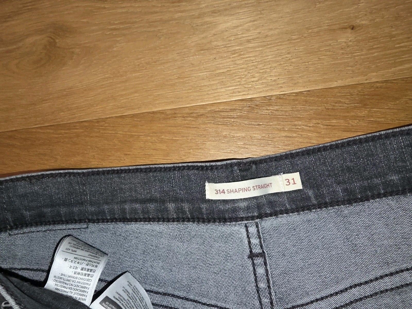 Levis 314 Shaping Straight Sz 31 Weathered Black Stretch Denim Jeans Women’s