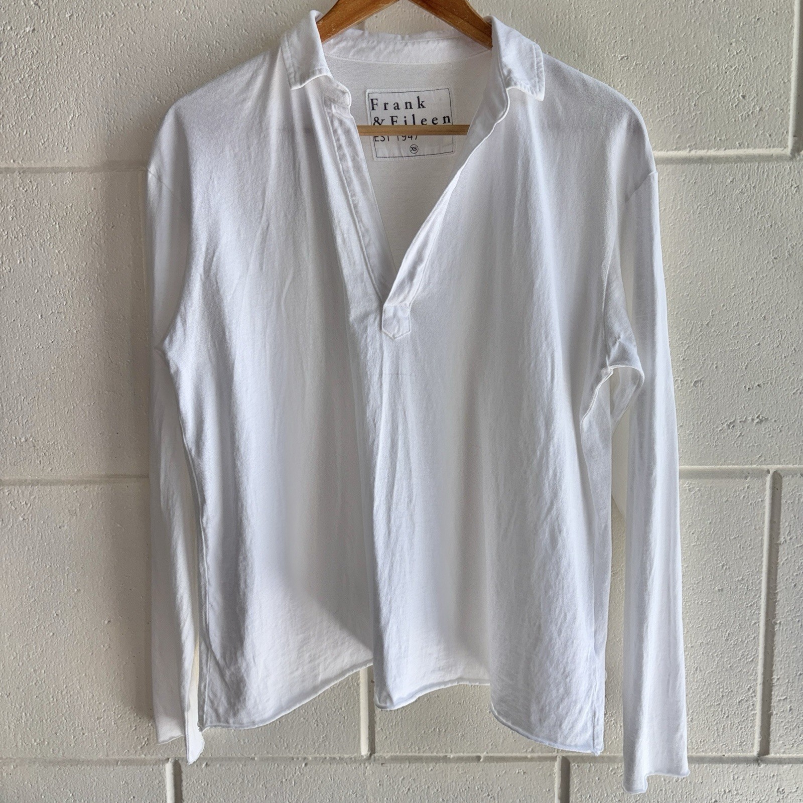 Frank & Eileen Patrick Popover Henley White Size Small 100% Cotton Relaxed USA