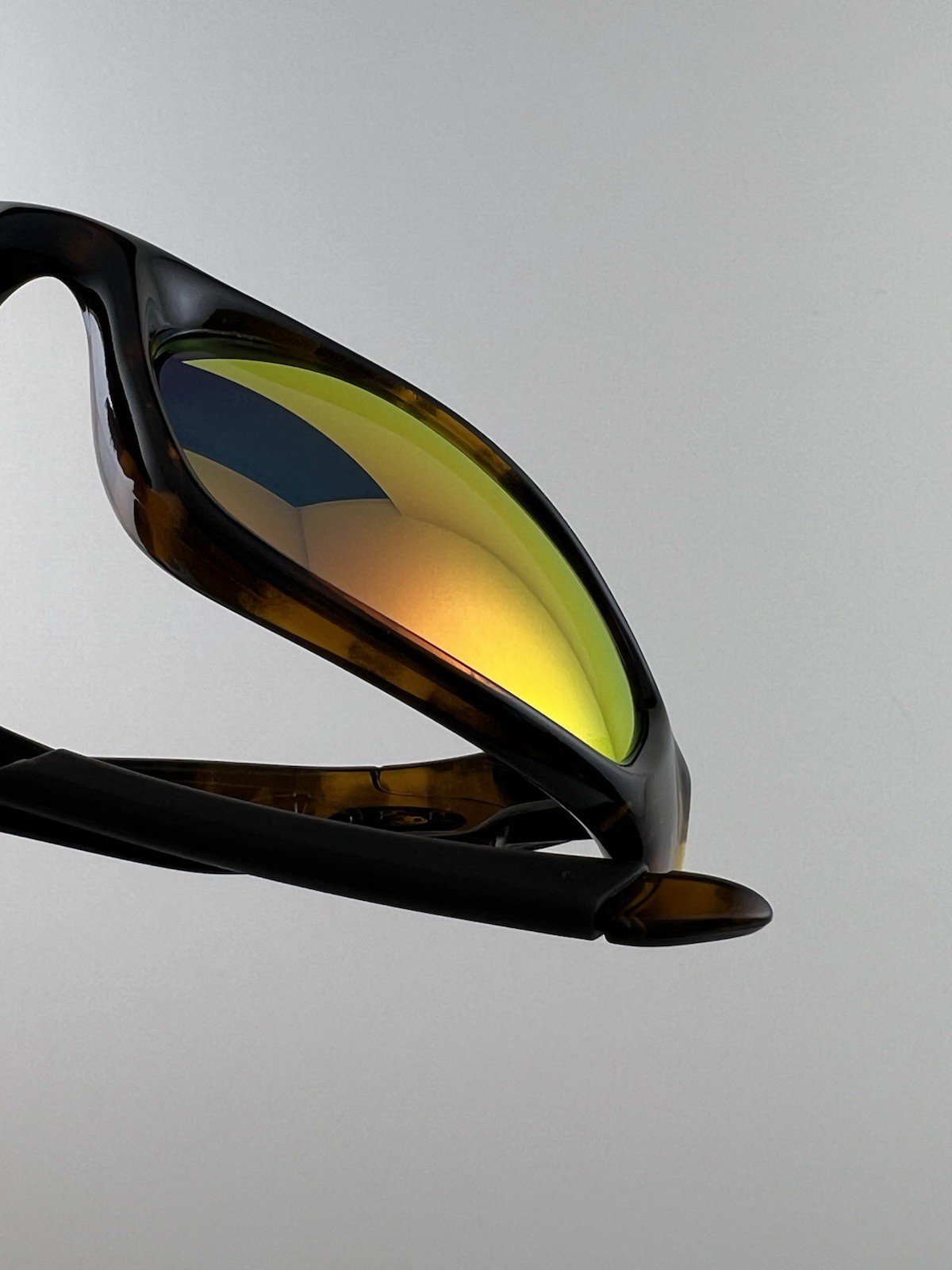 Oakley Minute 2.0 Brown Tortoise Ruby Iridium Lens Gold Icons 12-934 RARE