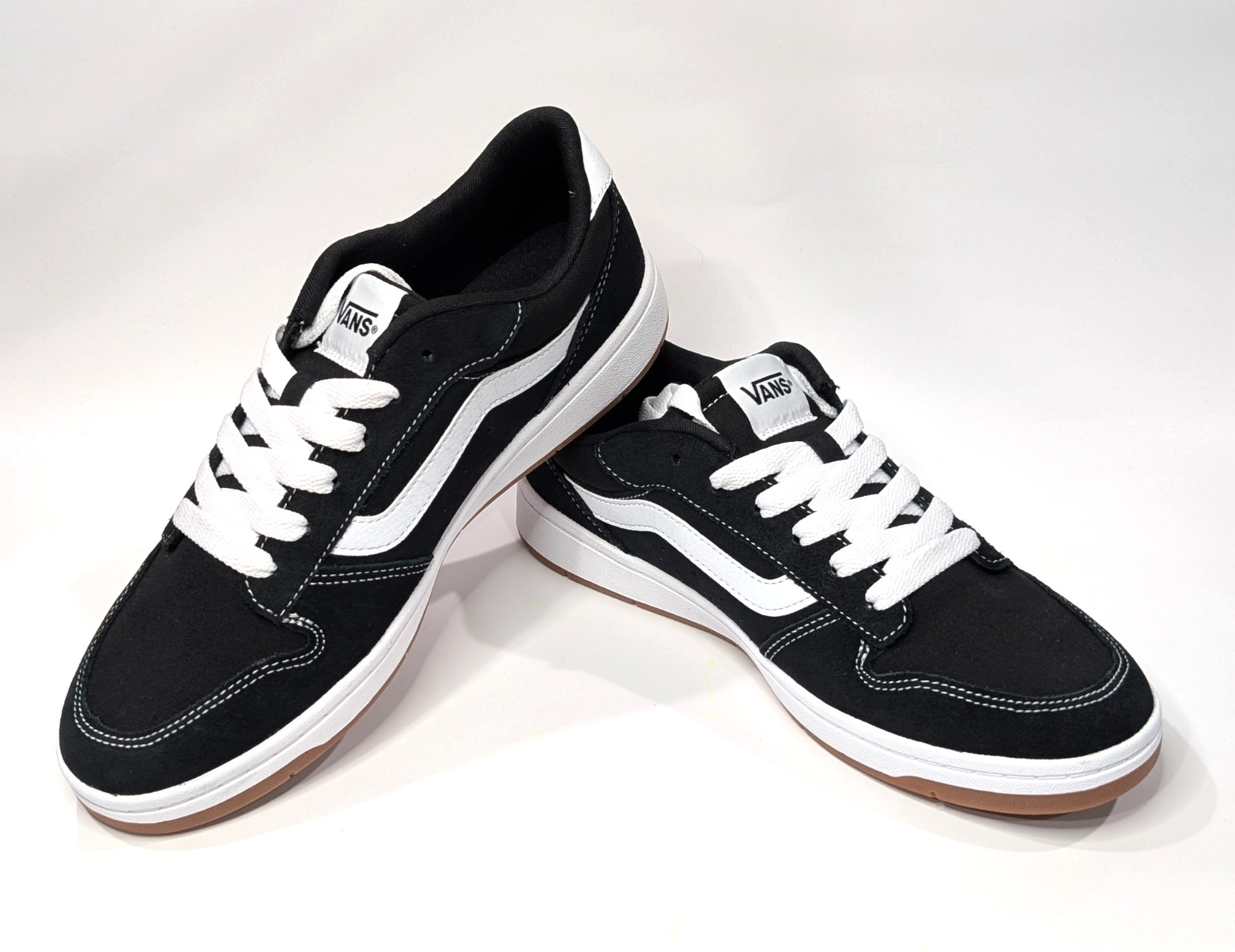 Vans Ryland LS Black/White Suede Canvas Men’s Sneakers – Assorted Sizes NWB