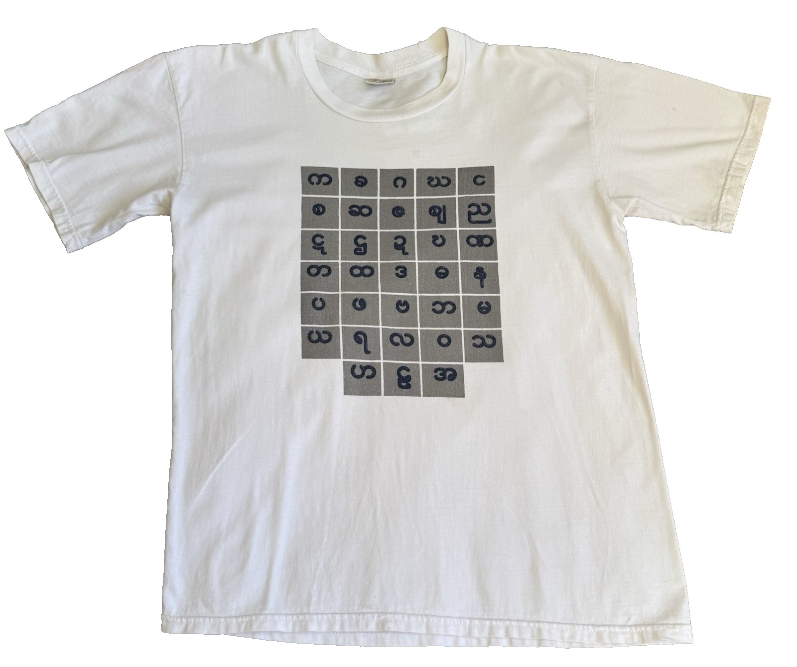 VTG Colour Takingness Men L T-Shirt Burmese Myanmar Alphabet White Cotton Print