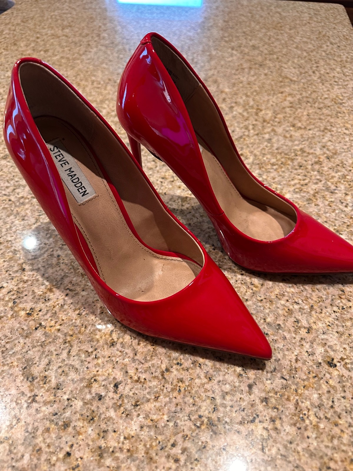 steve madden red patent heels; size 9
