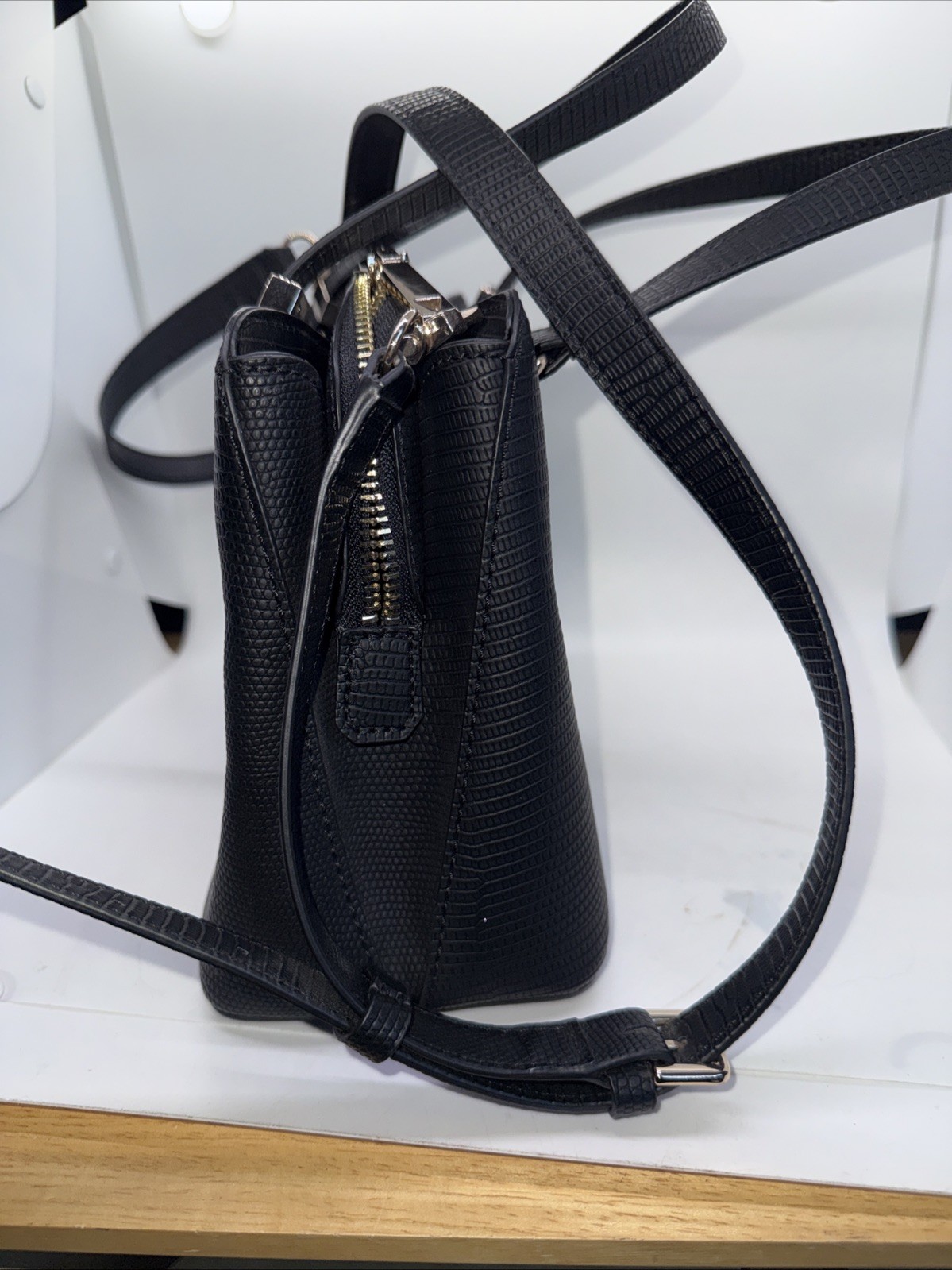 Guess Black Embossed Satchel Bag Real Nice Brand New Condition Pt3