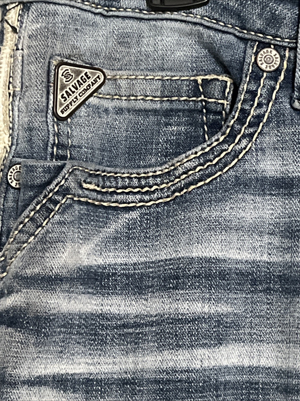 MINT SALVAGE 32 x 30 MAYHEM STRAIGHT LEG WESTERN BLUE JEANS MNFR DISTRESS BKE