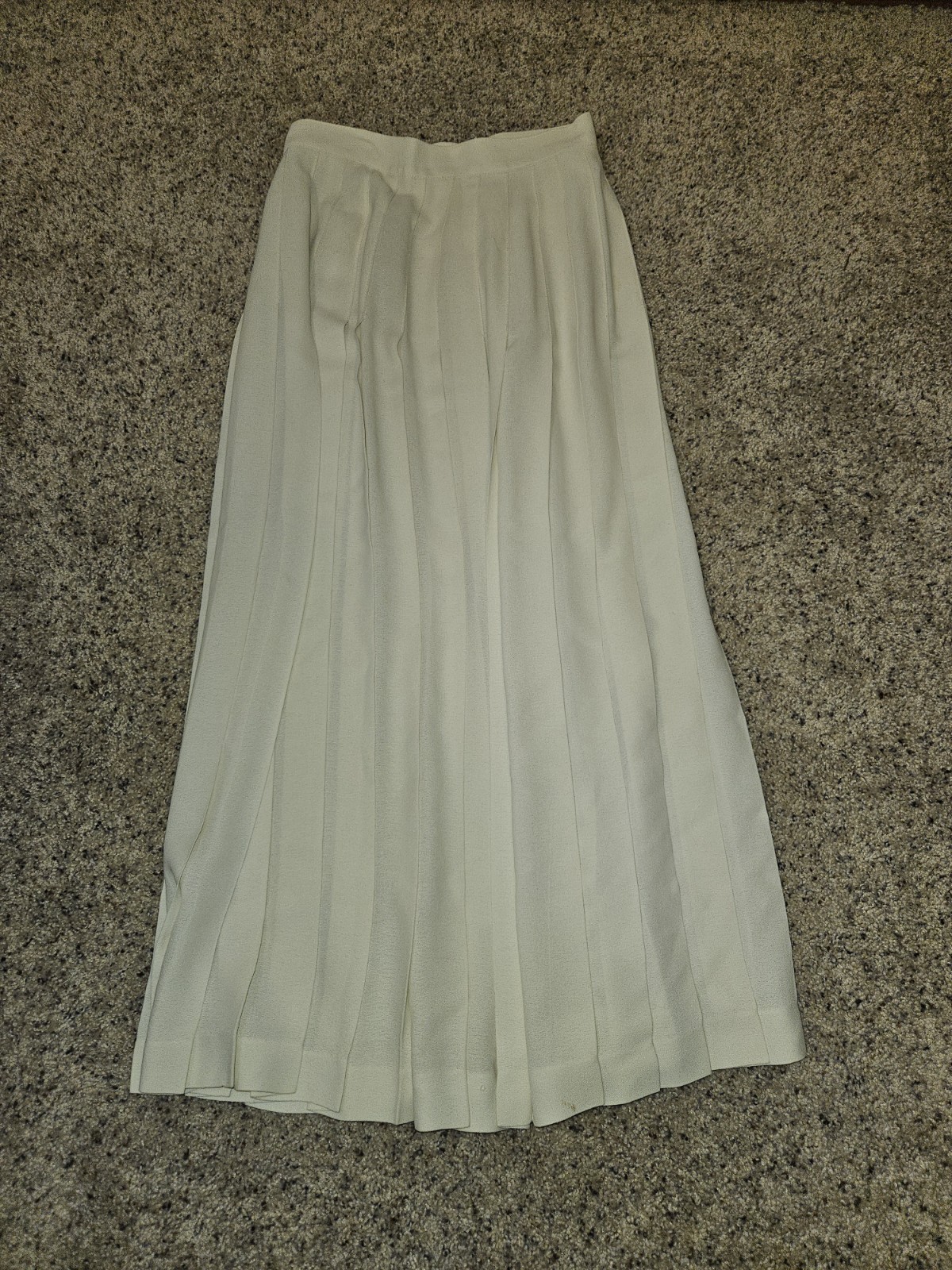 Anne Klein II Beige Solid Pleated Button-Front Midi Skirt Women’s Size 8