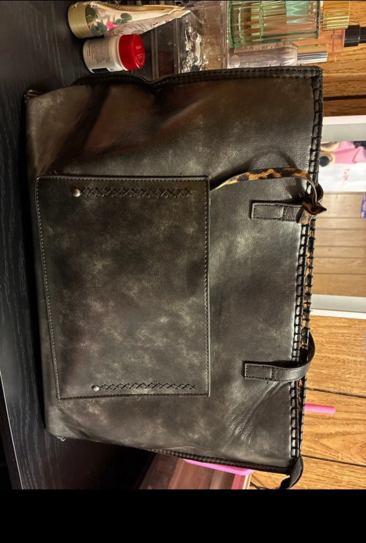 Women’s Large Black Leopard Print Tote, Zip Top, Pouch, Inner Pockets, Silver