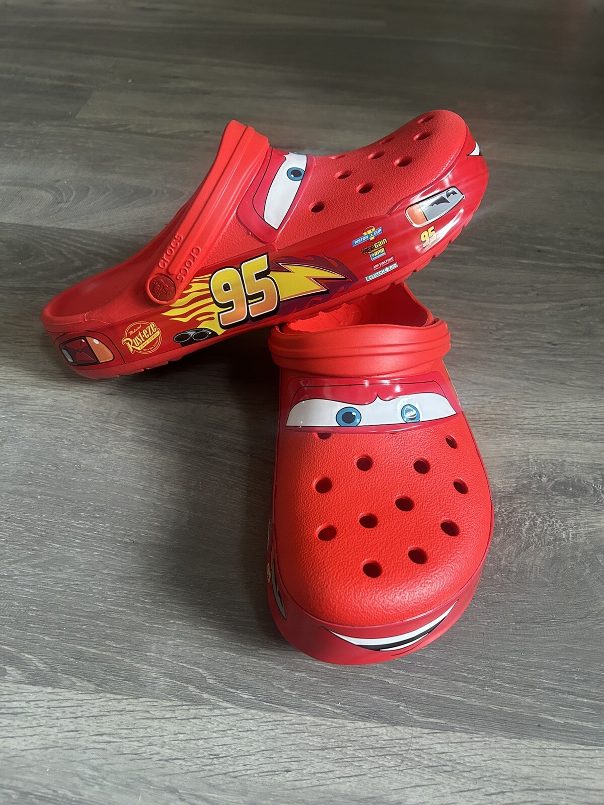 Crocs Classic Clog Cars Lightning Mcqueen Disney Pixar Size 9M NEW NO LIGHTS