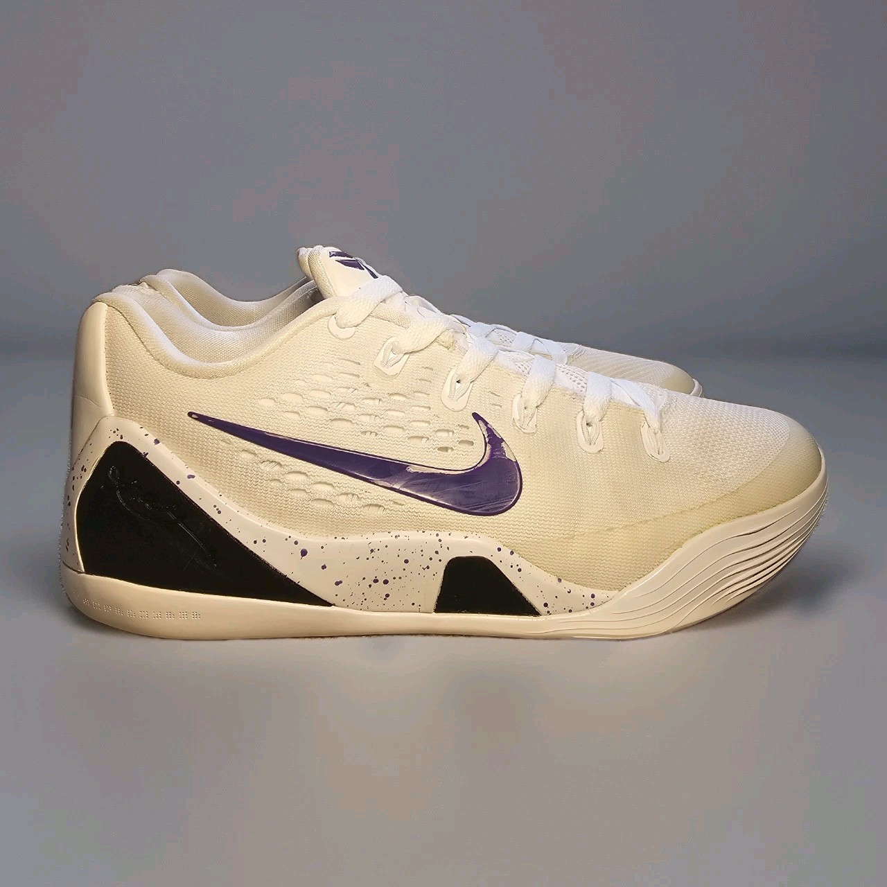Nike Kobe 9 Elite Low EM Protro White/Court Purple Mens Size 7.5 – IH1401-100