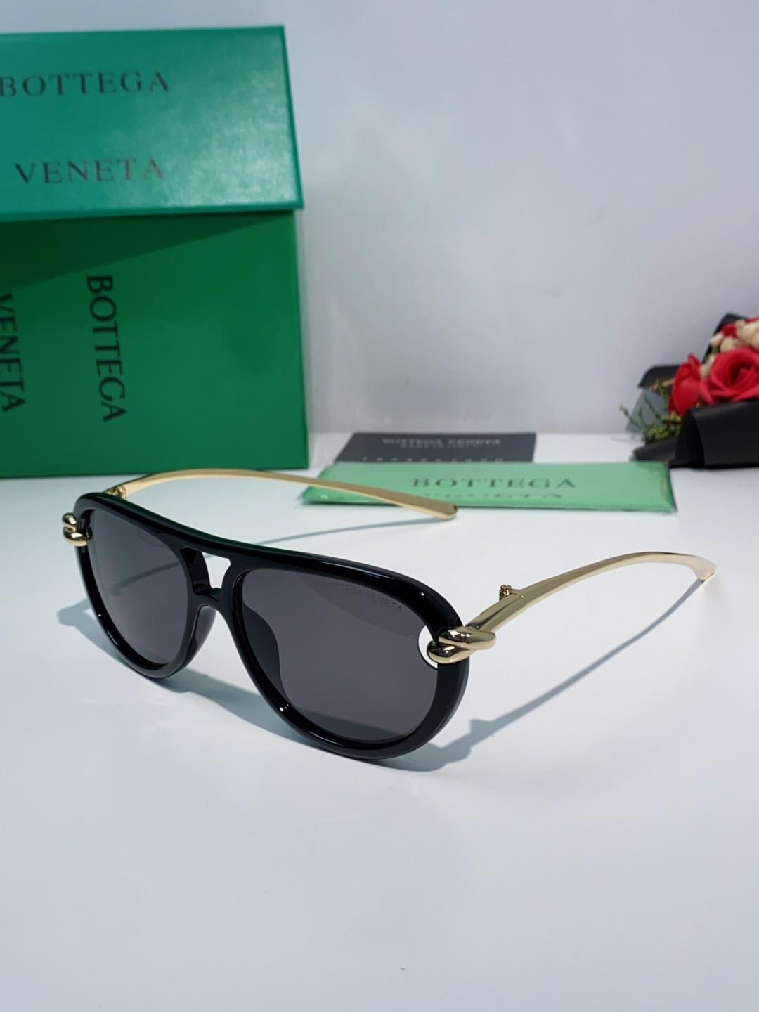 Bottega Veneta BV1418S Sunglasses Black Frame Grey Lens 58-15-145