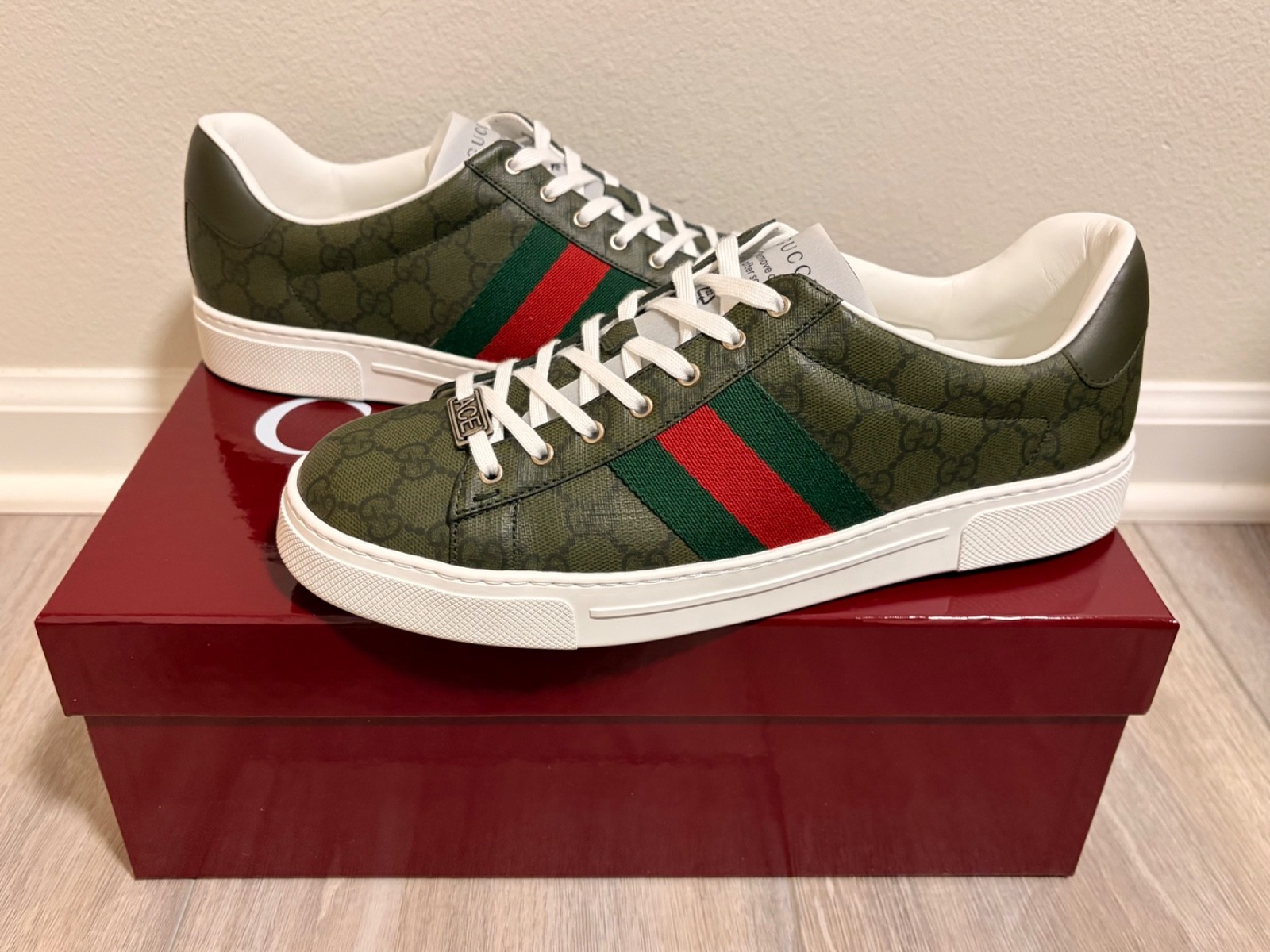 Men’s Gucci ACE Sneaker with Web Sz 11 US