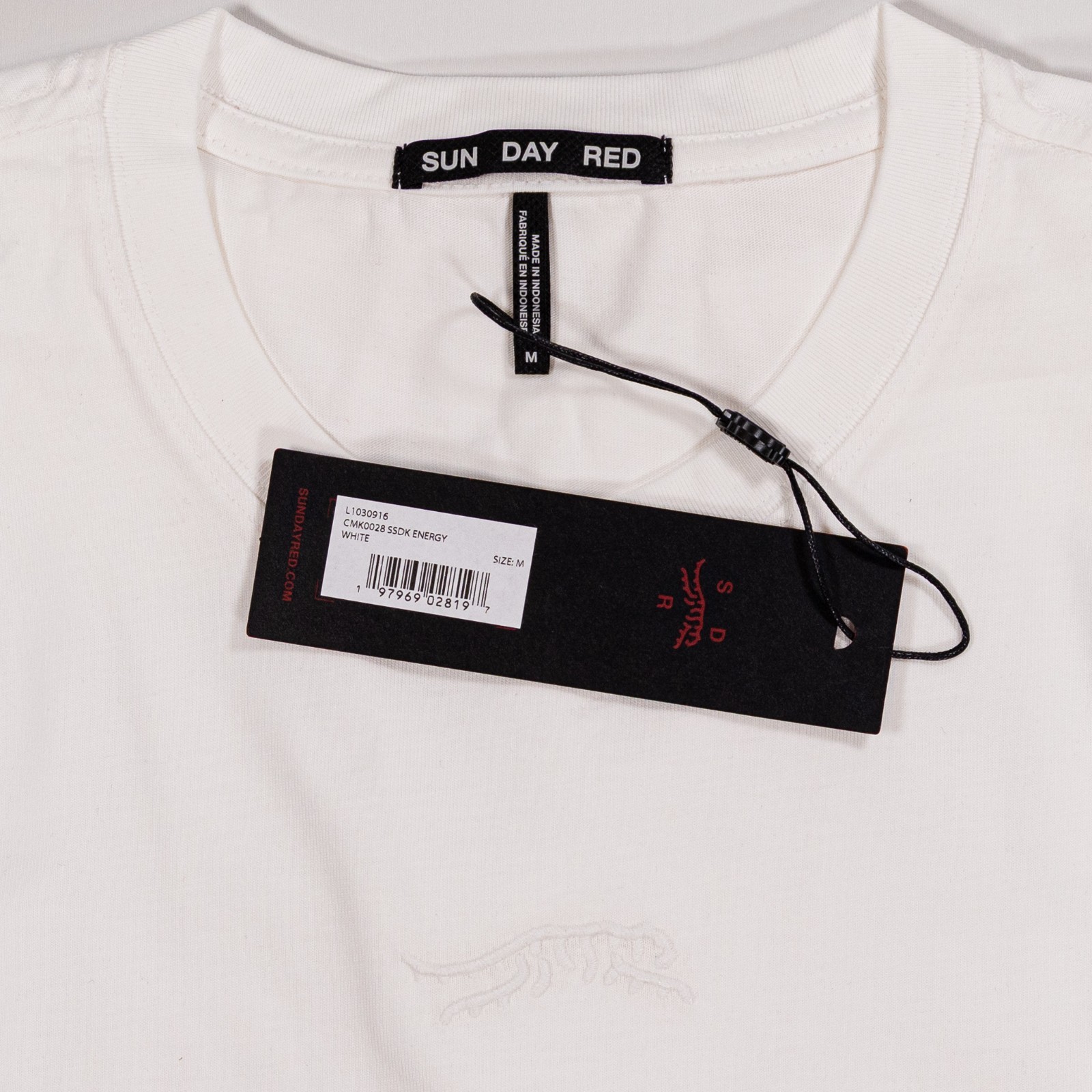 Sun Day Red SSDK Energy White T Shirt Mens M Tiger Woods NWT