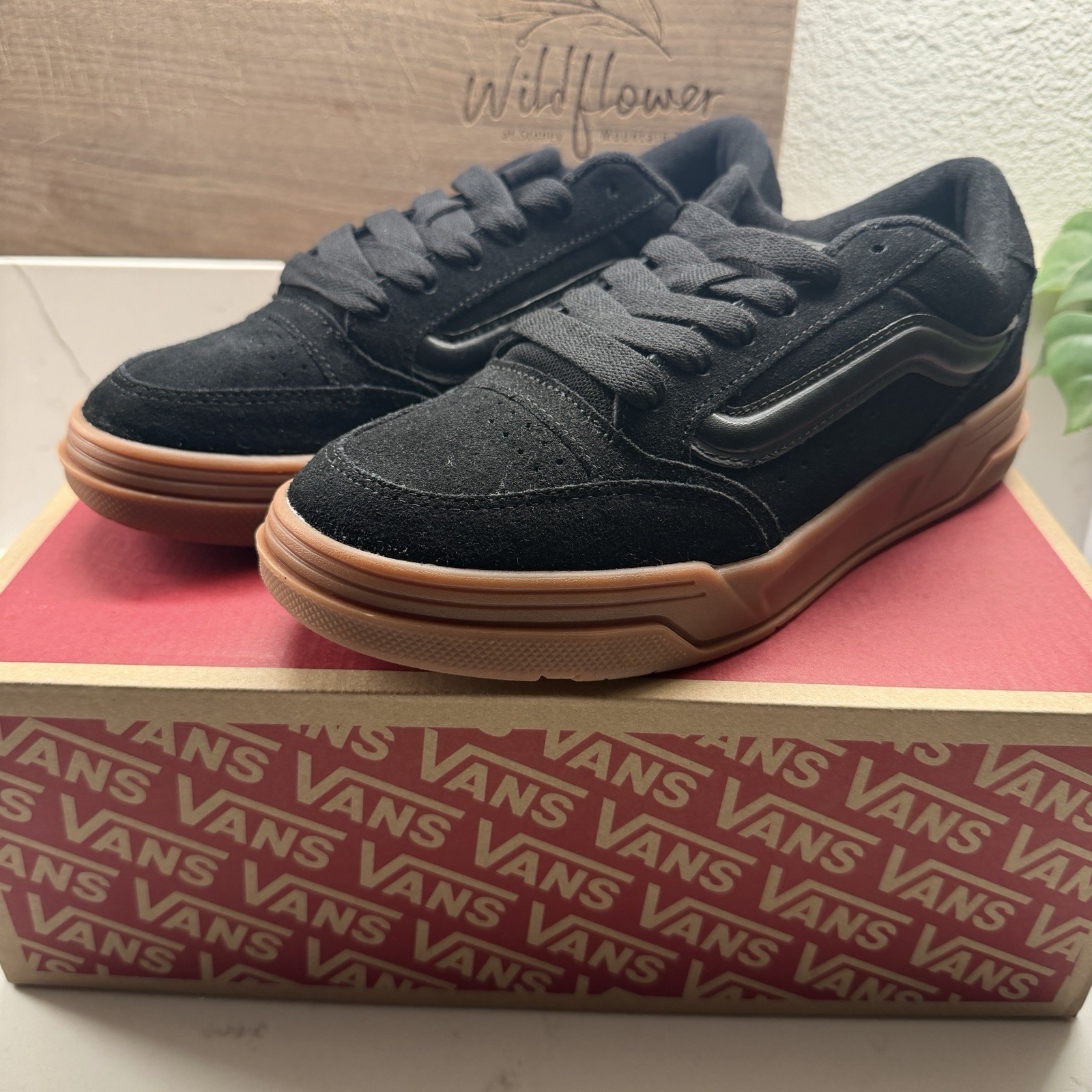 VANS Hylane Black/Gum Skateboarding Shoes Men’s US 8 Medium (D) 9.5 women