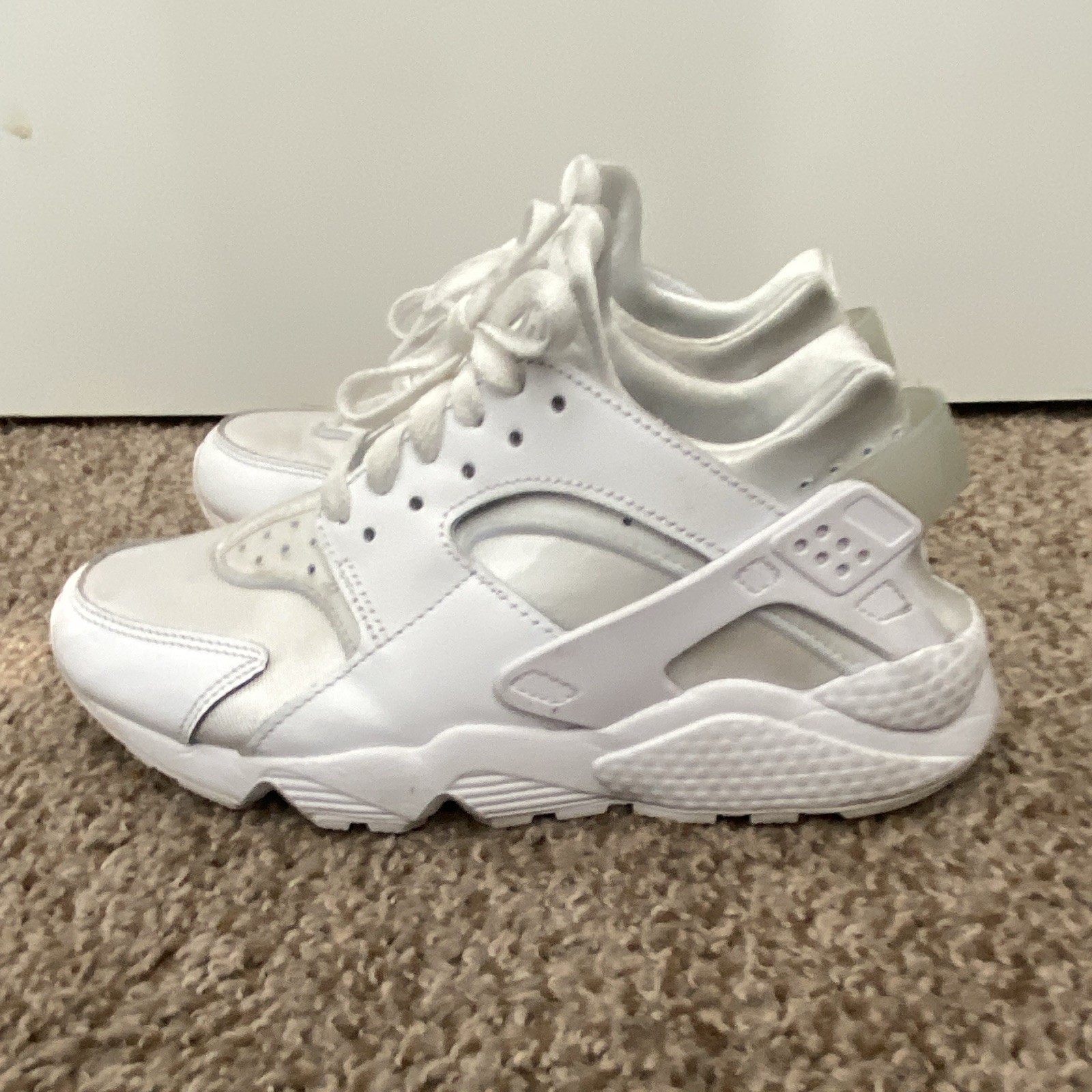 Nike Air Huarache Run Triple White Women’s Low Top Lace Up Sneakers 634835-108