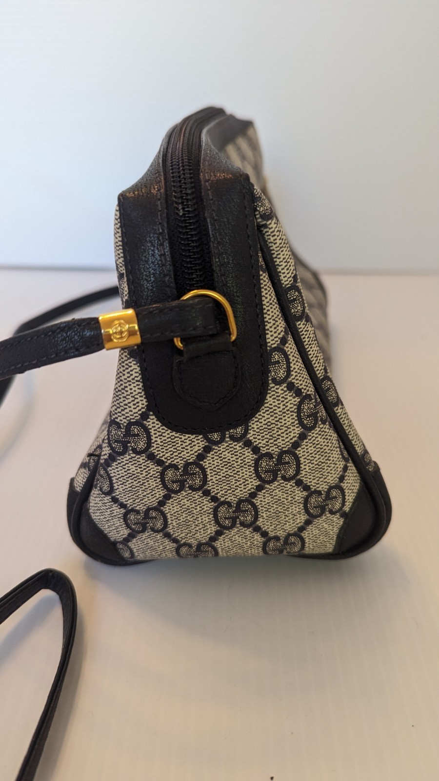 Vintage Gucci GG Supreme Canvas Crossbody Bag Navy Monogram Camera Bag Auth