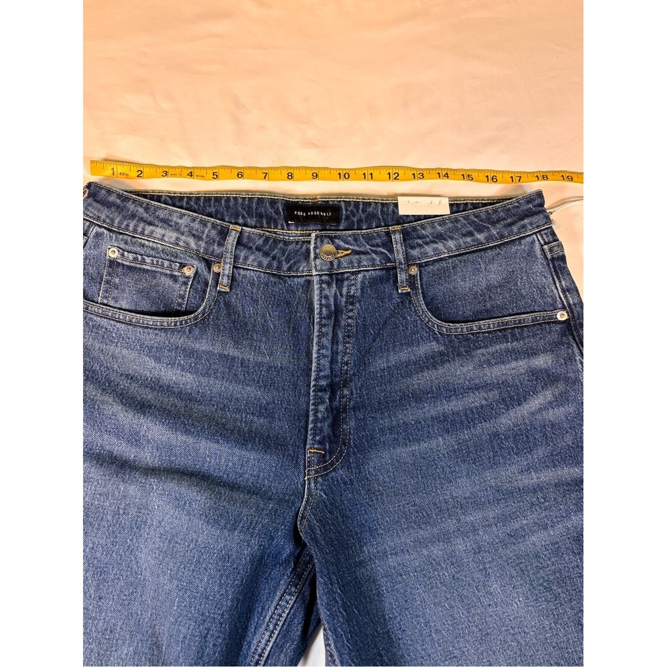 Free Assembly Original 90’s Straight Jeans Size 16 NWT Medium Wash Denim