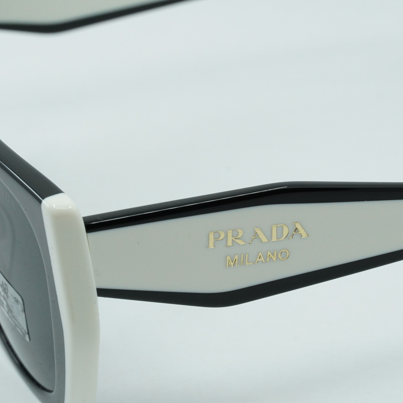 PRADA PR15WS 09Q5S0 Black/Talc/Dark Grey 54-19-140 Sunglasses New Authentic