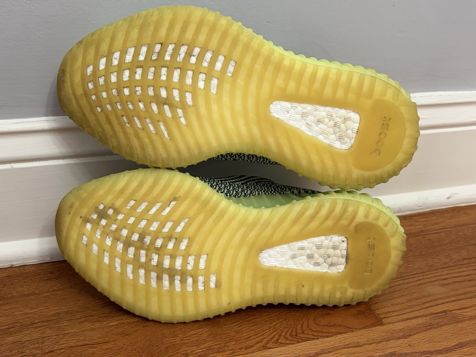 Size 9 – adidas Yeezy Boost 350 V2 Yeezreel Non-Reflective, Authentic