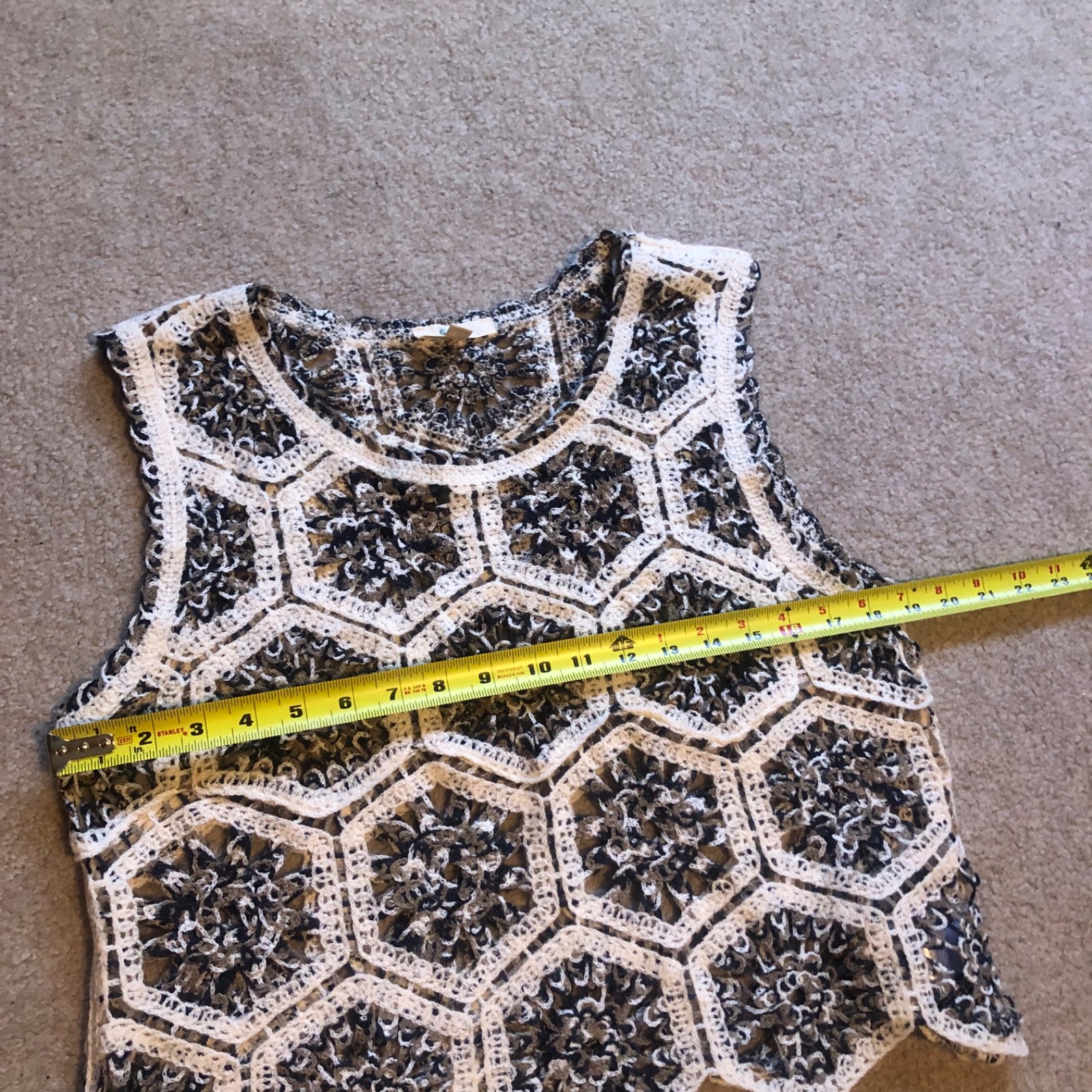 G & D Crochet Hexagon Top Women’s Size Medium Retro 60s Festival Boho