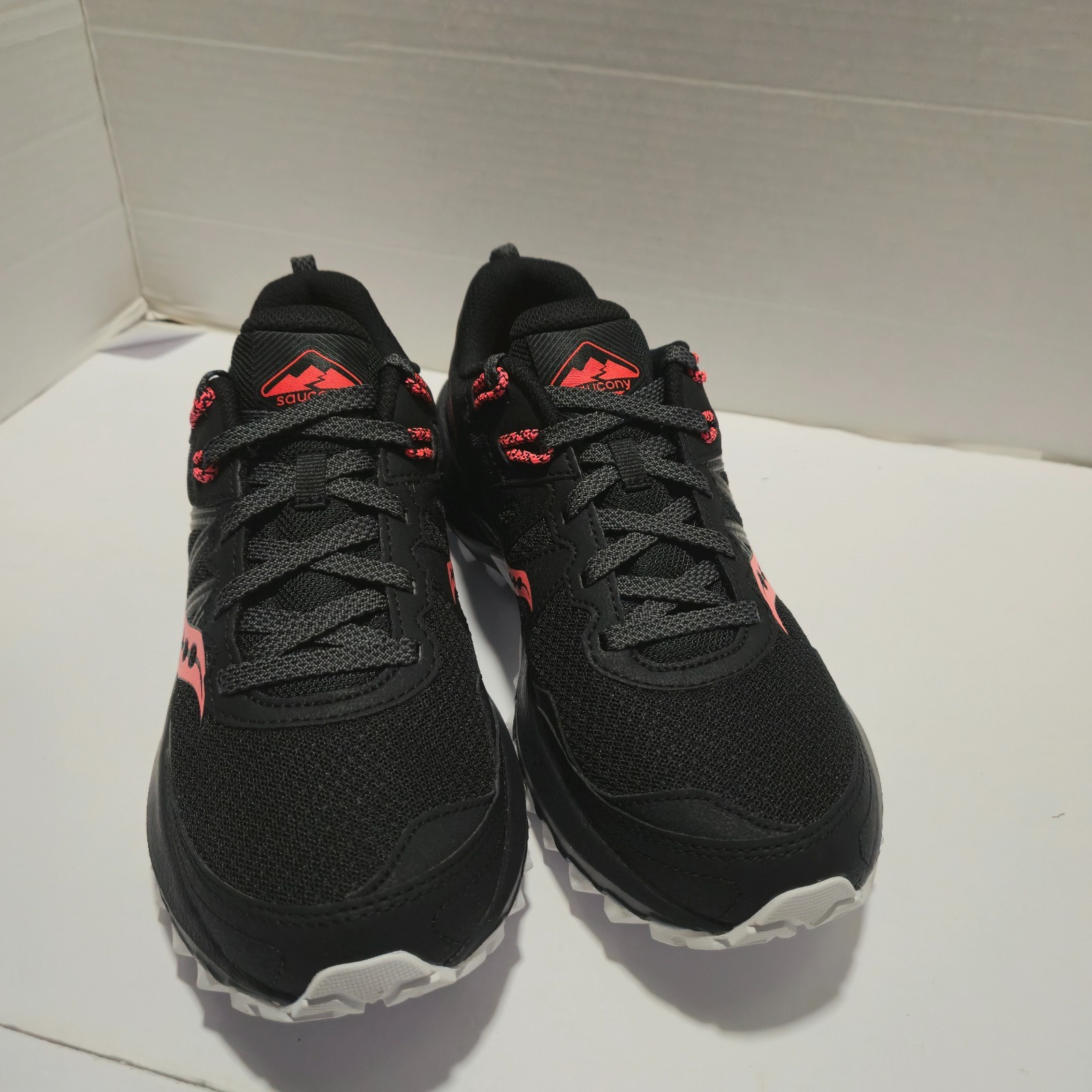 Saucony Women’s Excursion TR14 Trail Running Shoes Black Coral Size 8.5