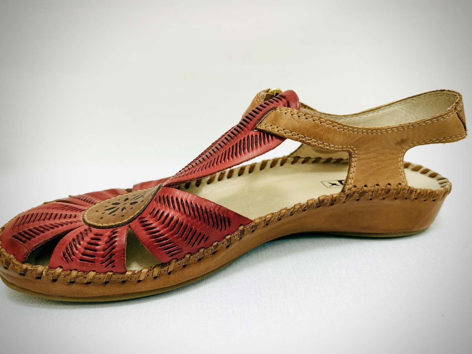 NWOB * Pikolinos Cadaqués Flat Closed Toe Buckle Heel Strap Sandals 39 / 8.5