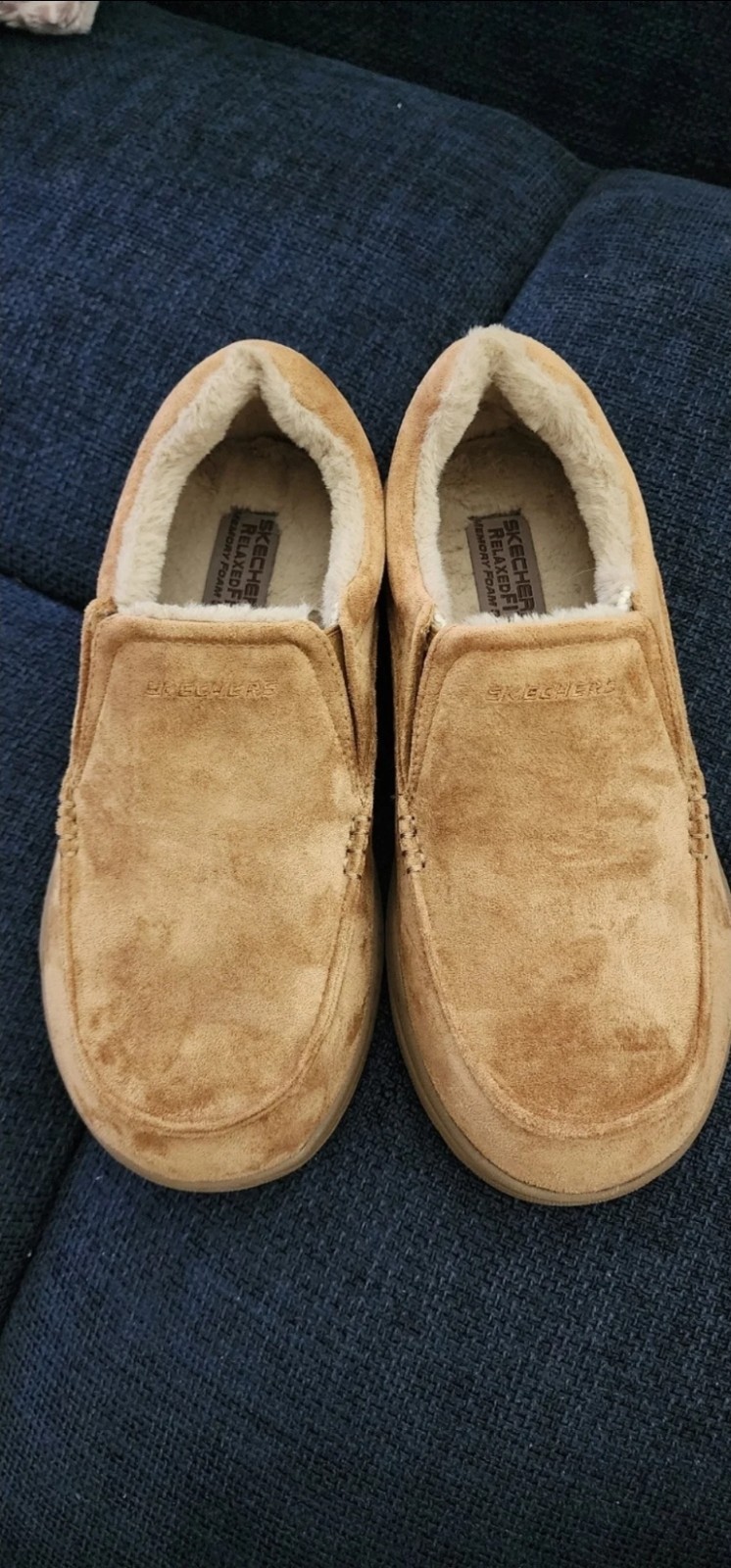 SKECHERS Relaxed Fit Memory Foam 360 Men’s Lined Suede Slippers Tan 10 M