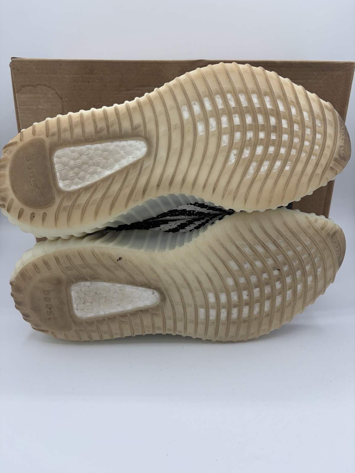 adidas Yeezy Boost 350 V2 Zebra White/Core Black/Red CP9654 Size 7.5M/9W Used
