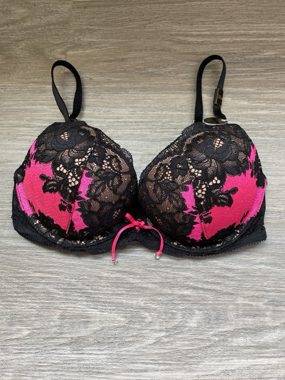 Victoria’s Secret Bombshell Plunge Push Up Bra 32B Add 2 Cup Sizes Vintage NWT🩷