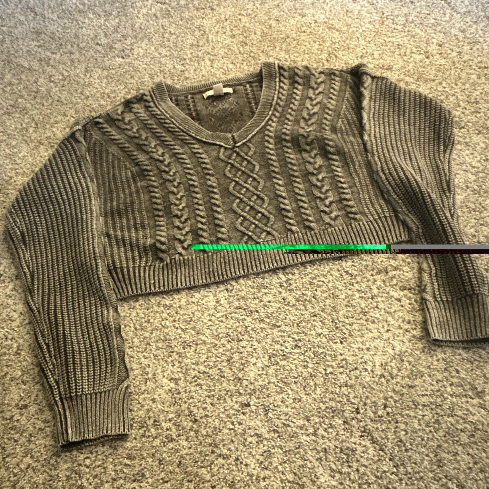 Aéropostale Women’s Gray Cable Knit Cropped V-Neck Long Sleeve Sweater M