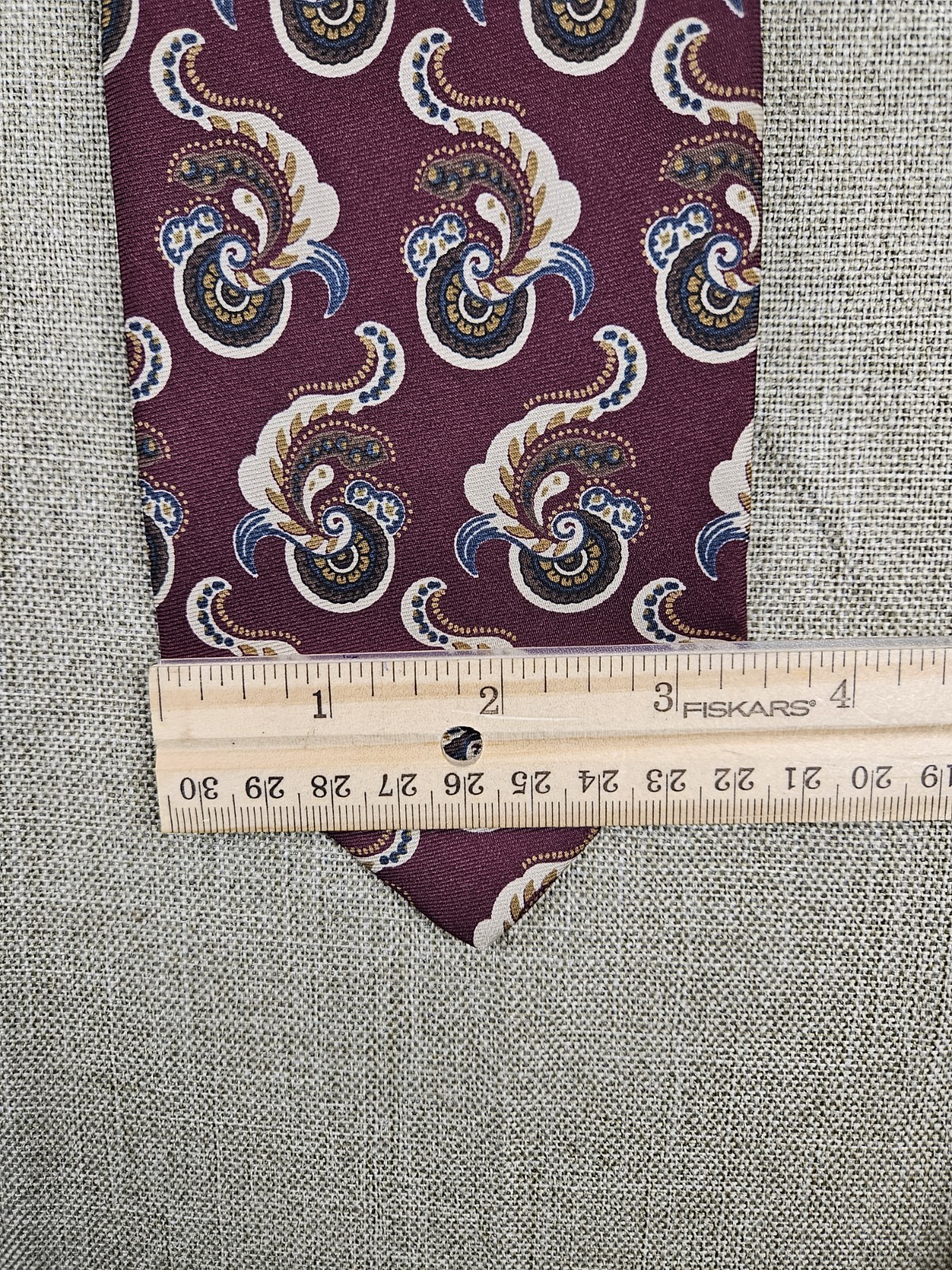 J.S.A. Bank Executive Collection Men’s Woven Silk Paisley Tie Burgundy