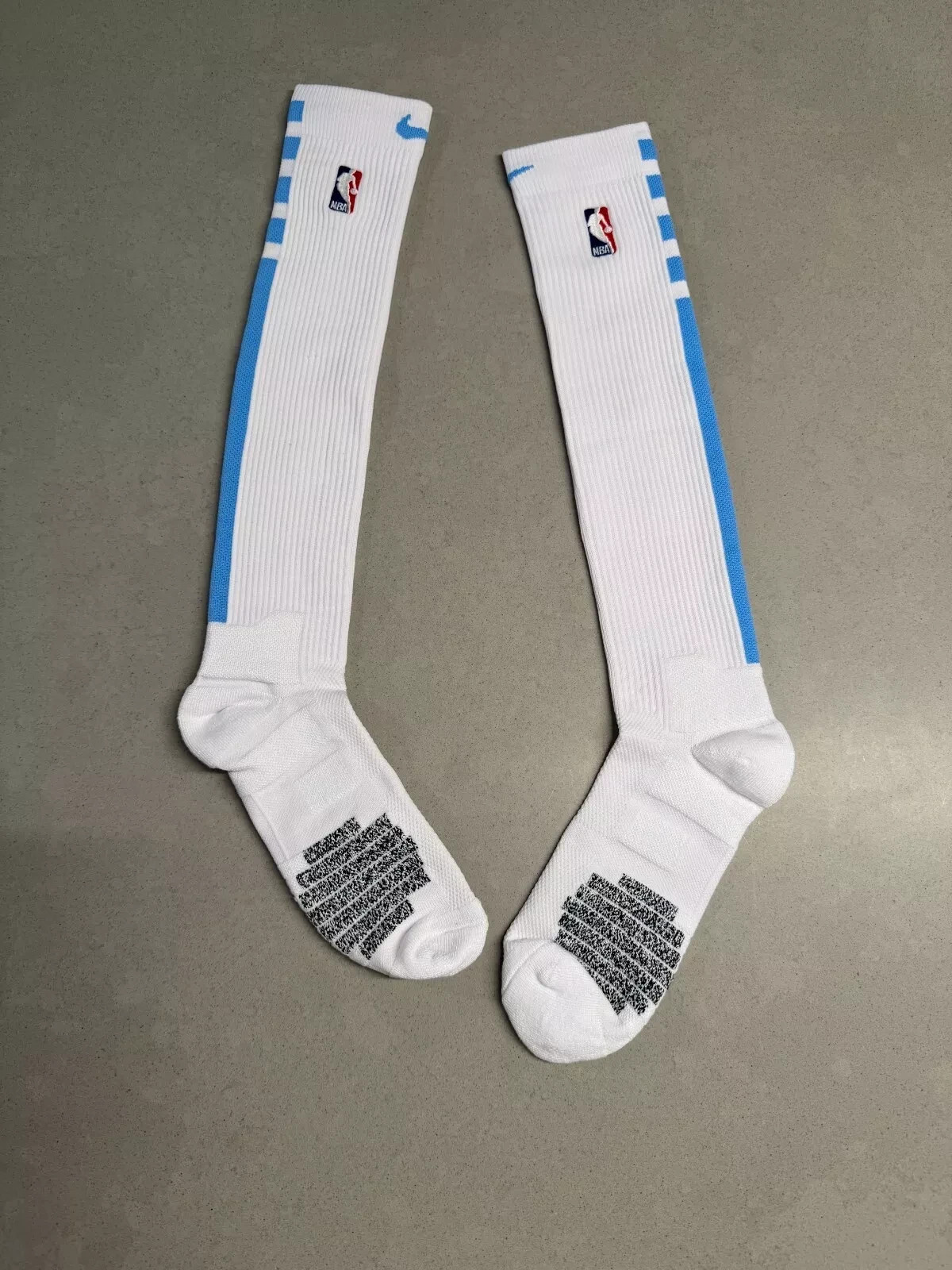 Nike NBA Authentics – White & Black – Knee Highs/Scrunchies