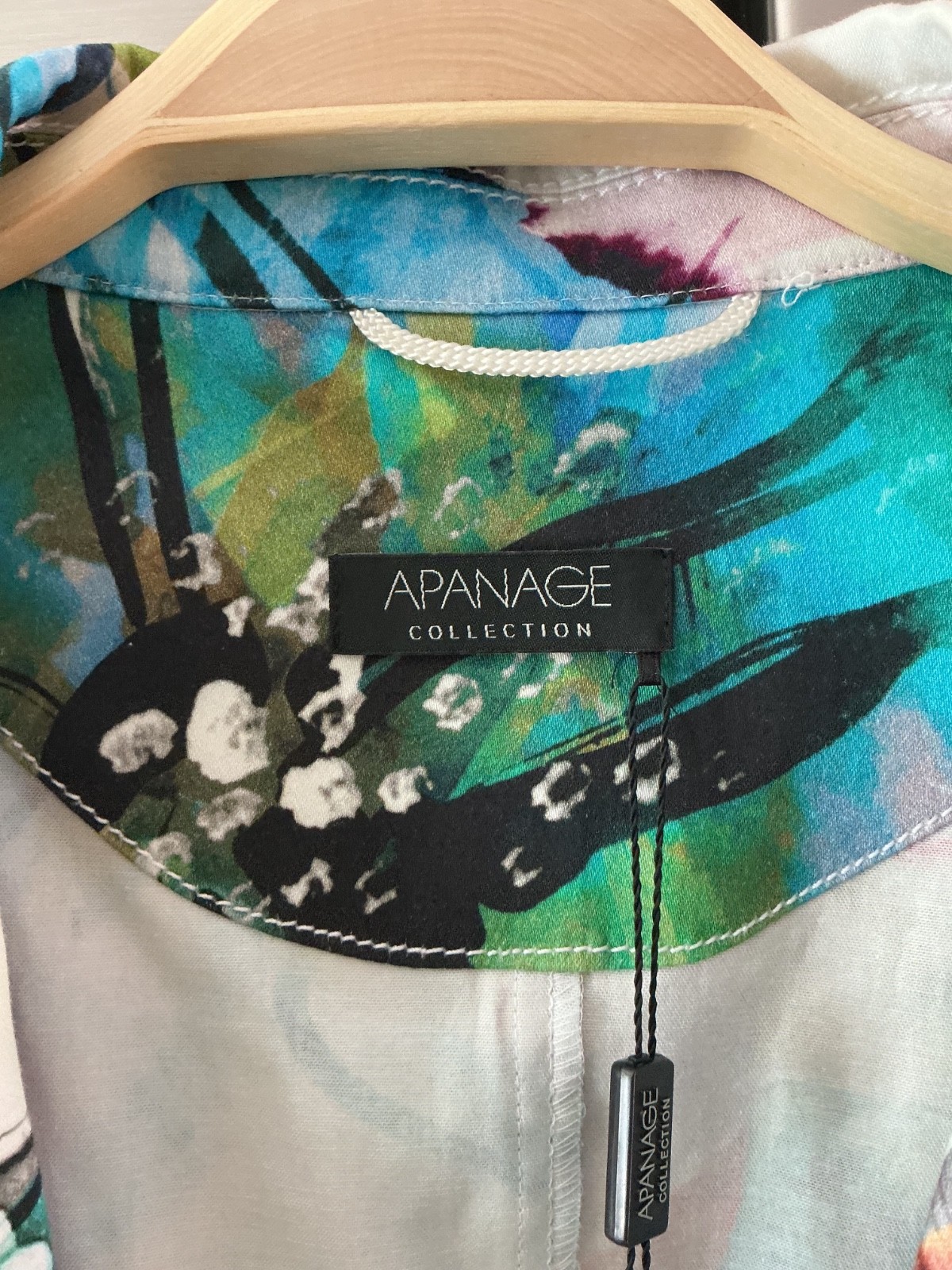 APANAGE JACKET ABSTRACT FLORAL COTTON MIX FITTED SIZE 18 BNWT
