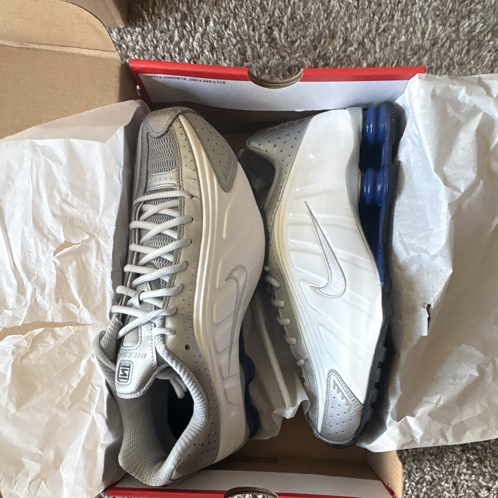 Nike Shox R4 Metallic Silver/White/Deep Royal Blue Sneakers HQ1988-102 Men’s