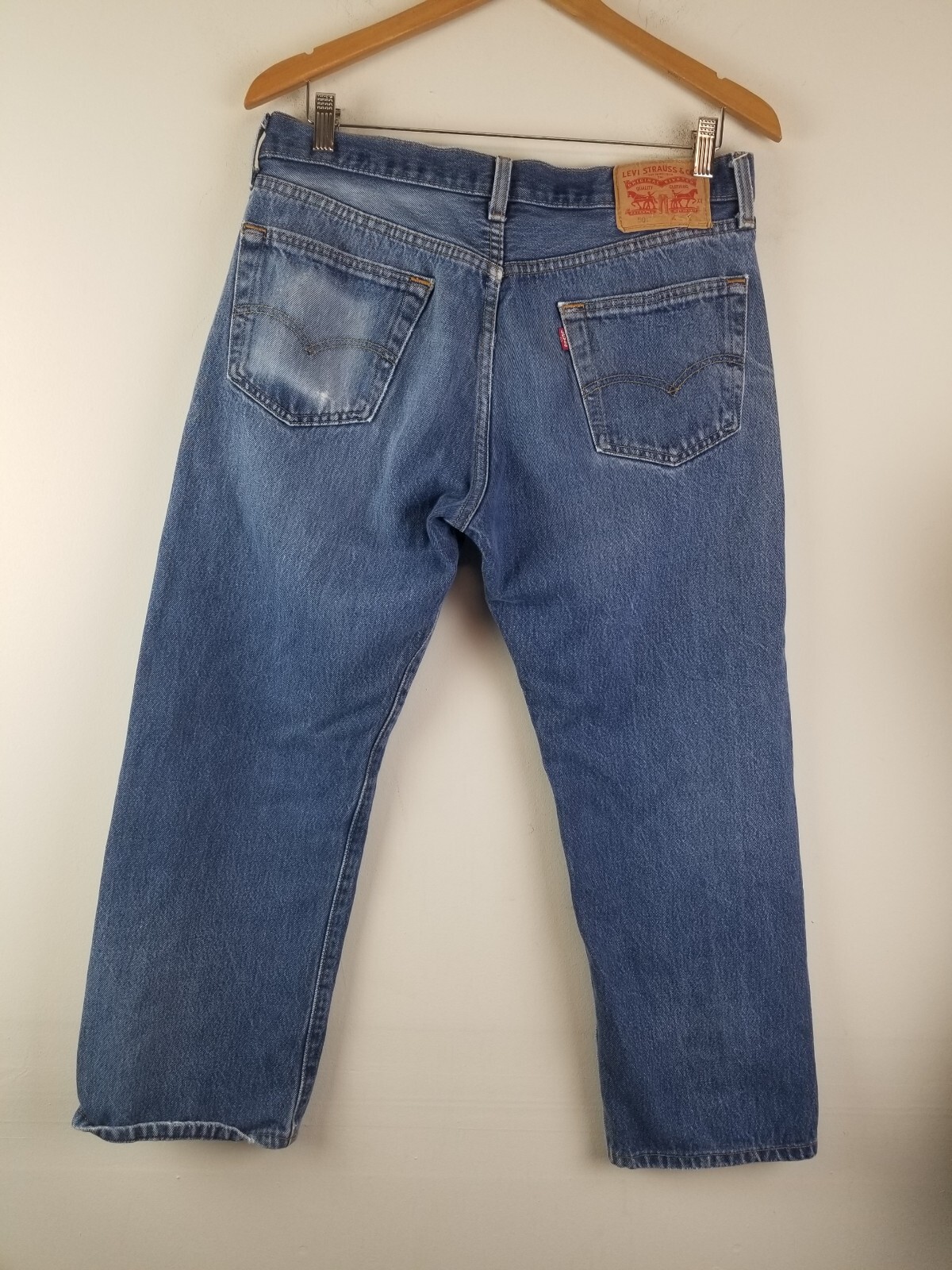 Levi’s 501 Men Jeans 35×30 Denim Button Fly Straight Leg Distressed Broken In