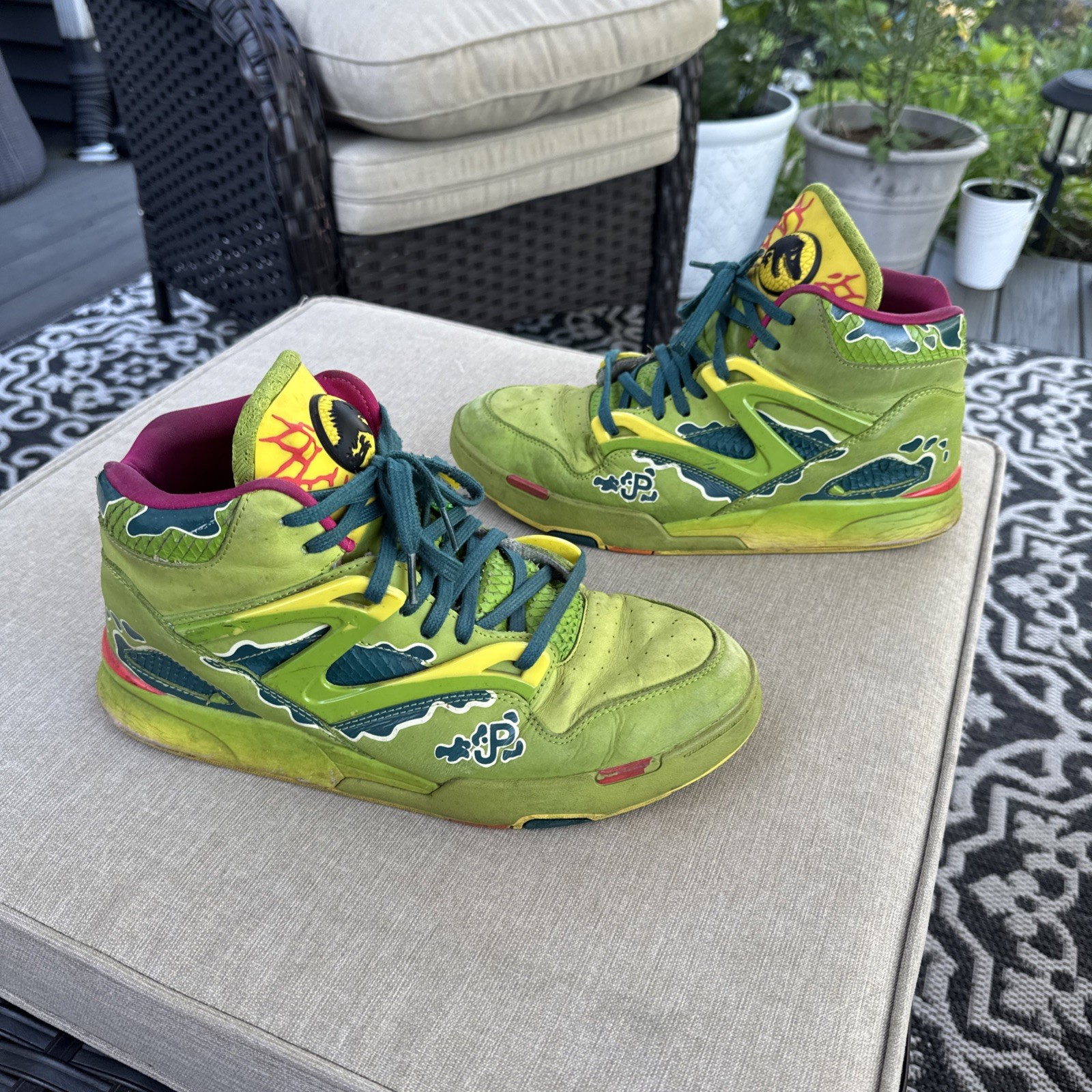 Reebok Pump Omni Zone II 2 x Jurassic Park Dilophosaurus Green Men’s Sz 10.5