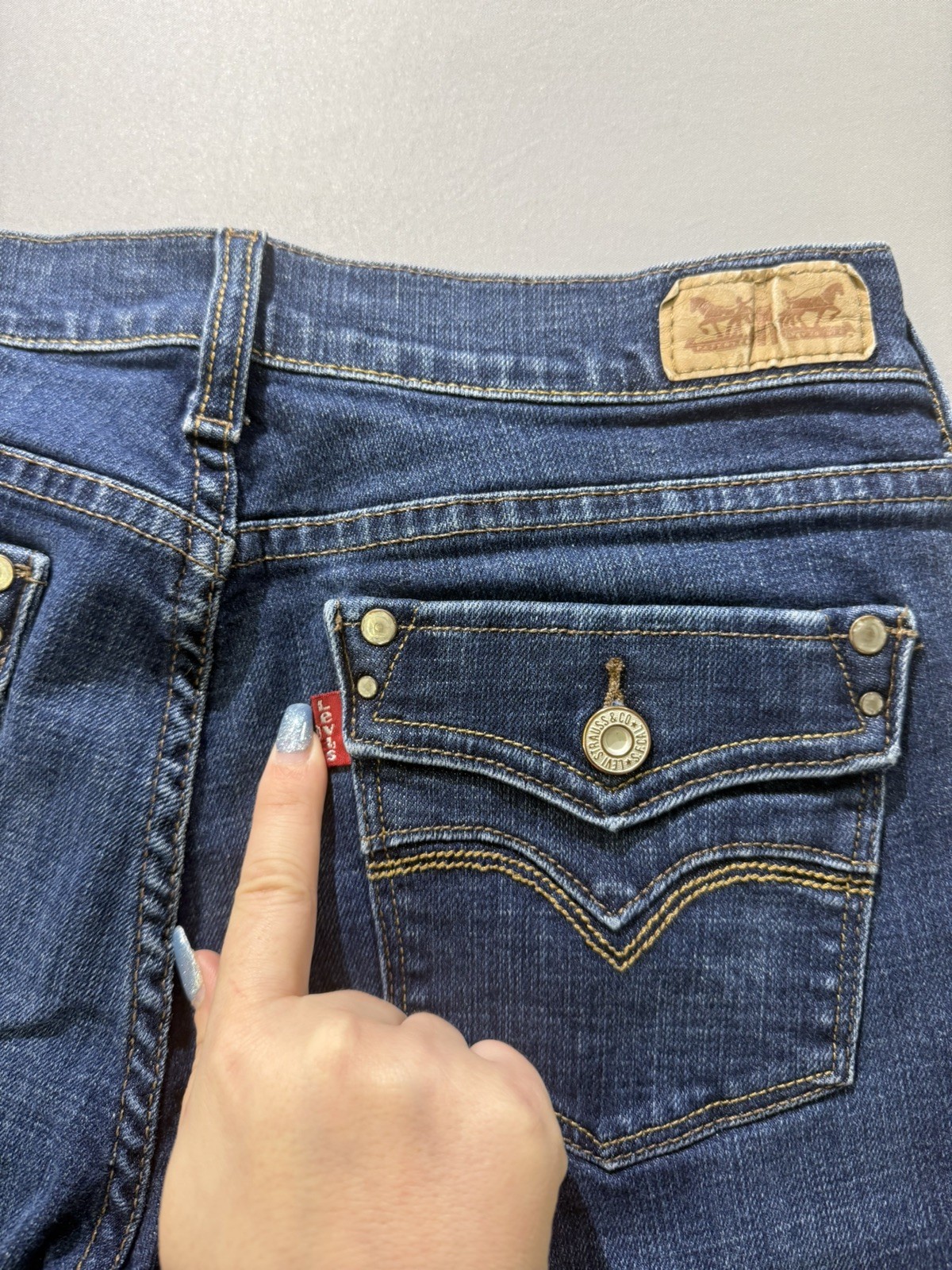 Levi’s 505 Jeans Women’s Blue Straight Leg Dark Wash Size 6