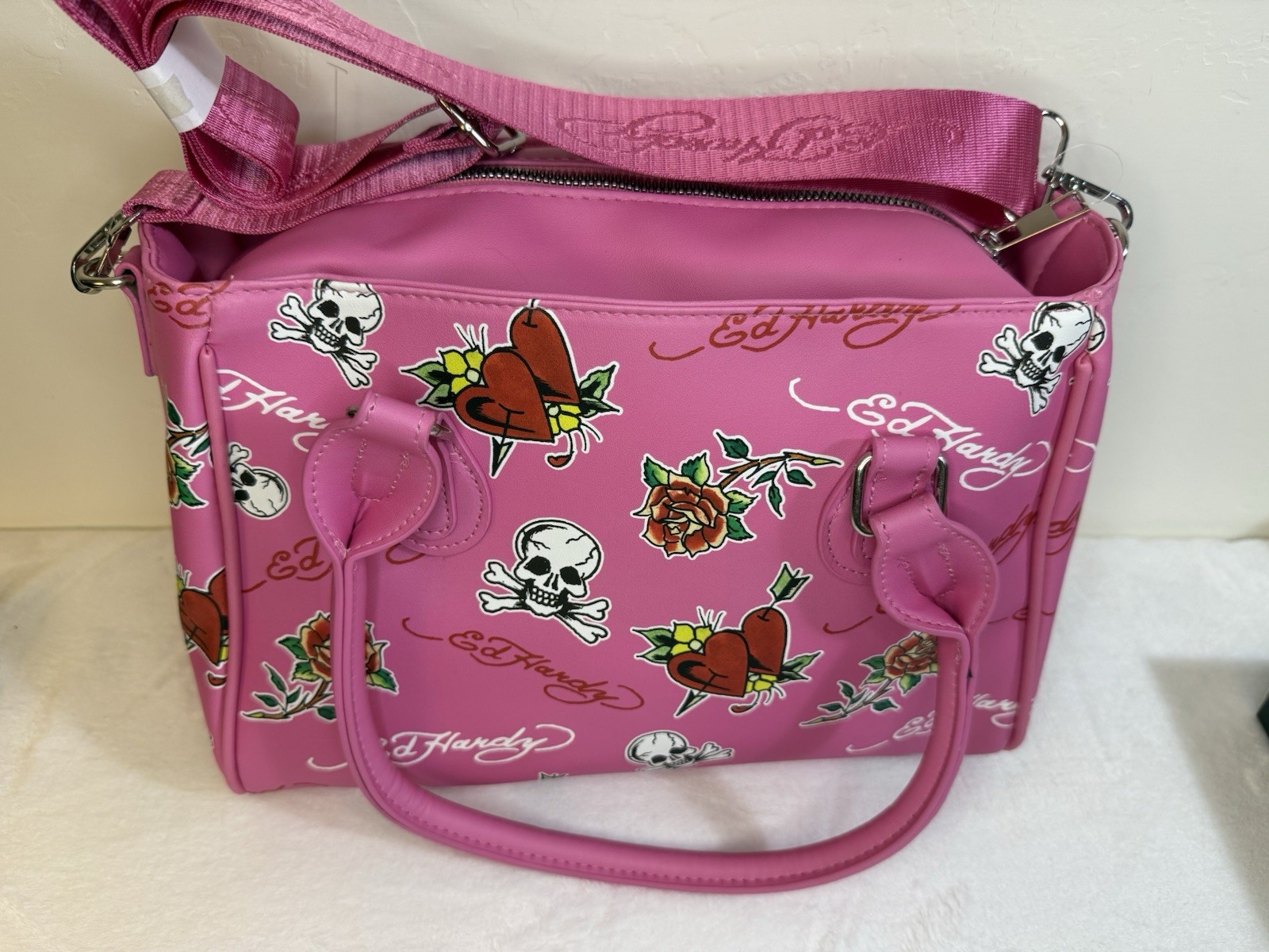 NWT Ed Hardy Pink Insulated Lunch Tote & Eyelash Curler Gift Set