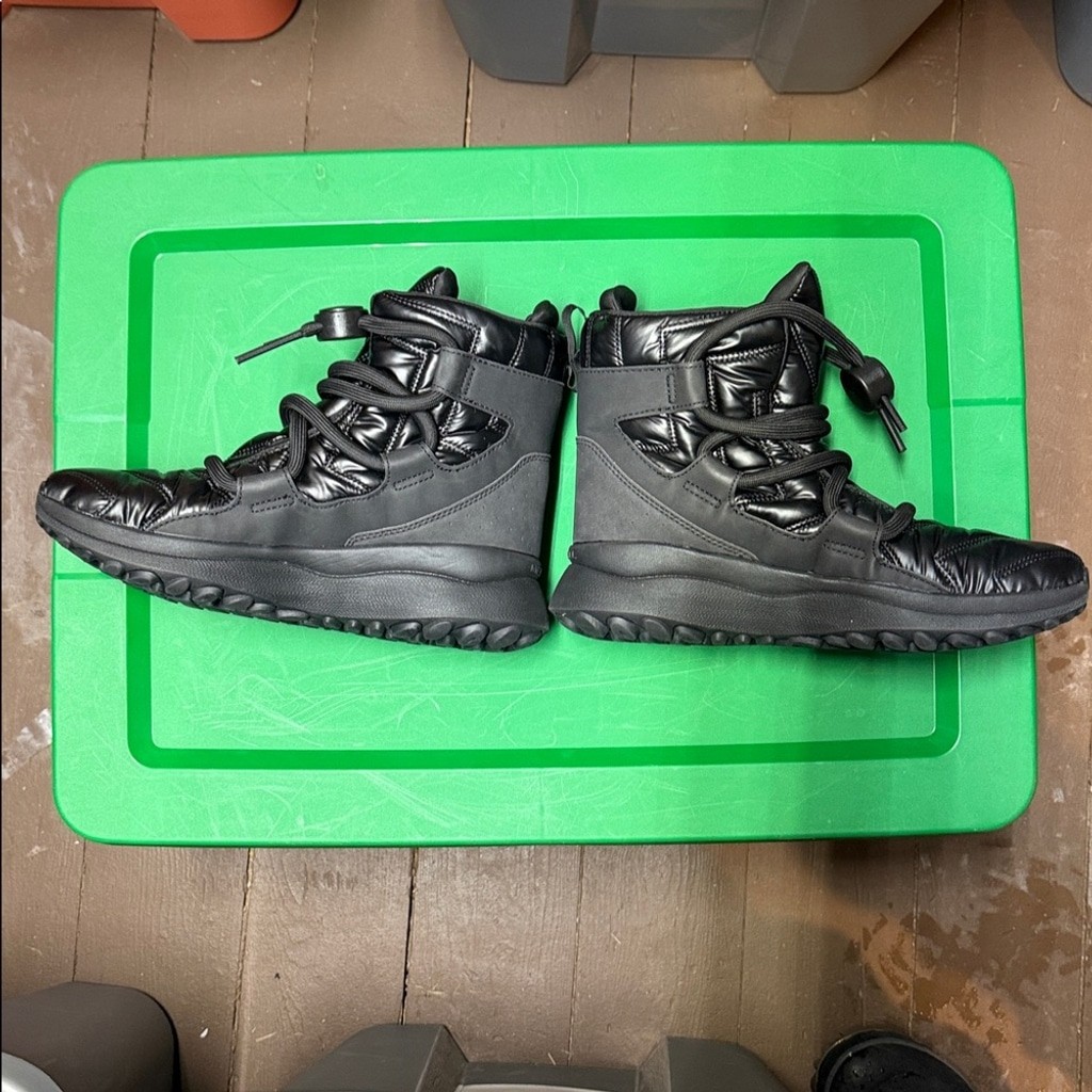 Merrell Women’s 200g Insulated Quilted Winter Snow Boots Black US 9.5 Warm