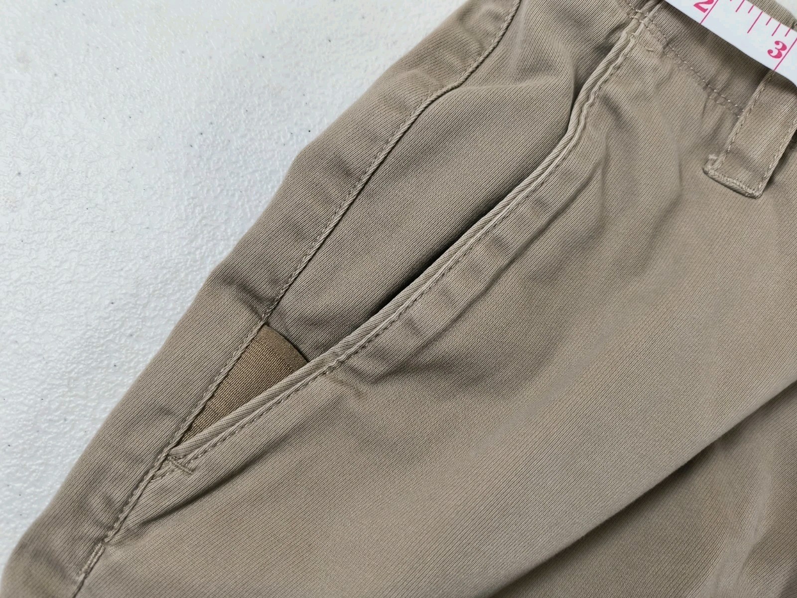 Under Armour Men’s 32/29.5 Knit Khaki Pants Beige Tan98% Cotton 2% Elastane READ