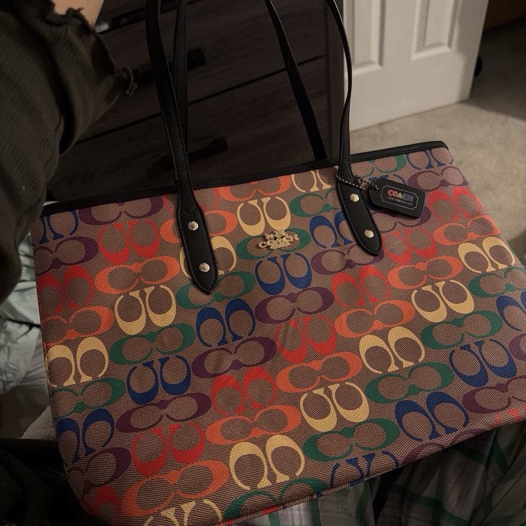 Coach Signature Multicolor Tote Bag Zip, Red Lined, Inner Pockets, Gold