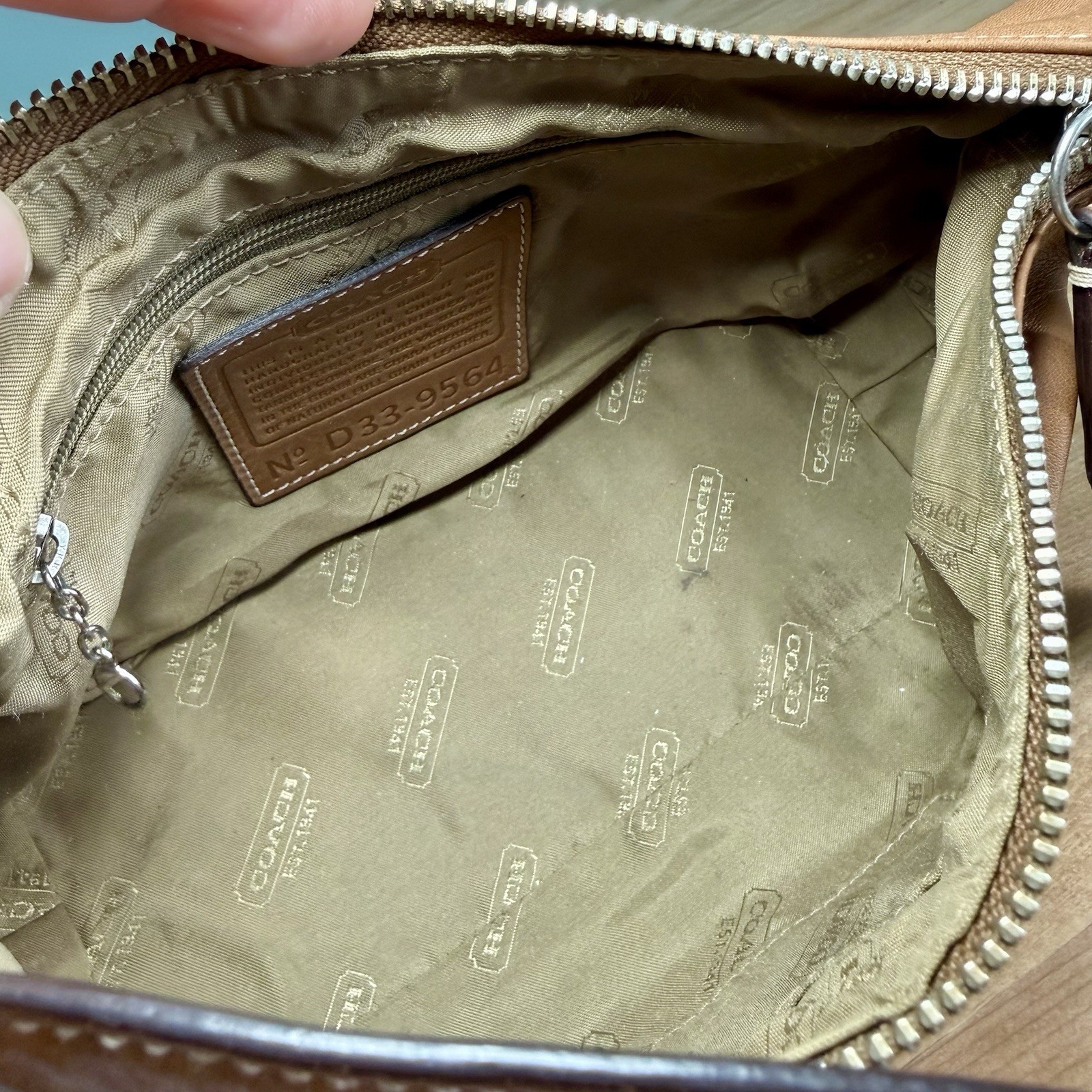 COACH 9564 British Tan Leather Legacy Demi Hobo Shoulder Bag Convertible Strap