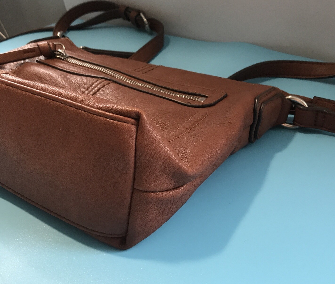 Rosetti Crossbody Handbag Soft 100% Polyurethane RN # 108833 Zip Pockets.