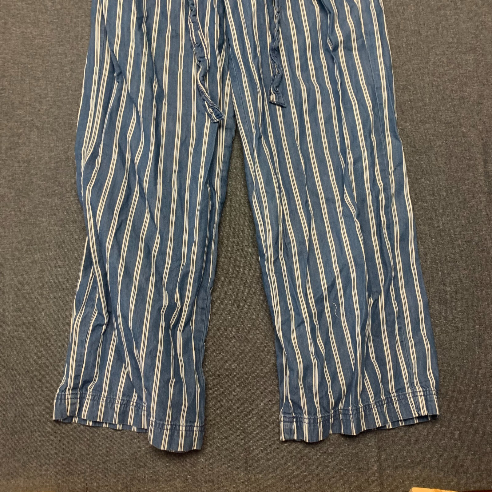 American Eagle Womens Paperbag Pants Size 0 Blue Striped Relaxed Fit 100% Cotton