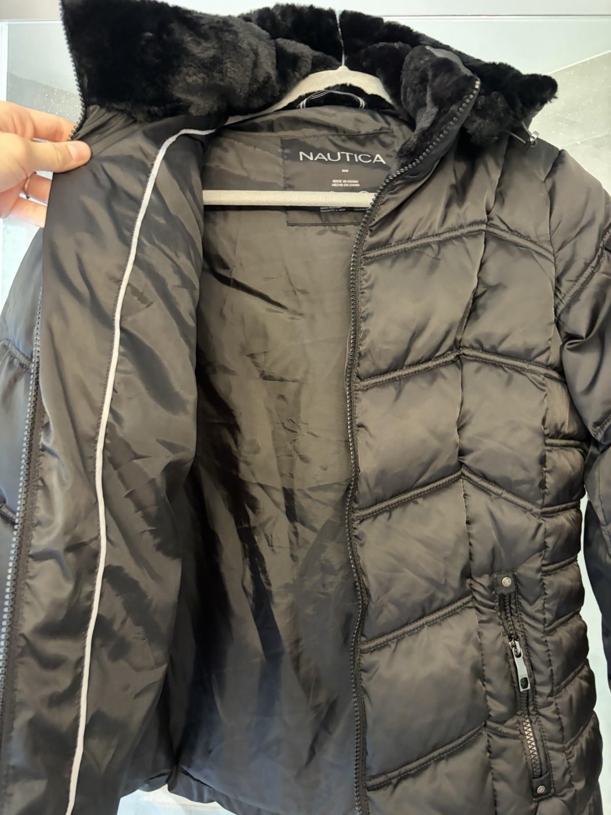 Nautica 1983 Women’s Black Puffer Jacket Medium Hooded Faux Fur Trim Full Zip