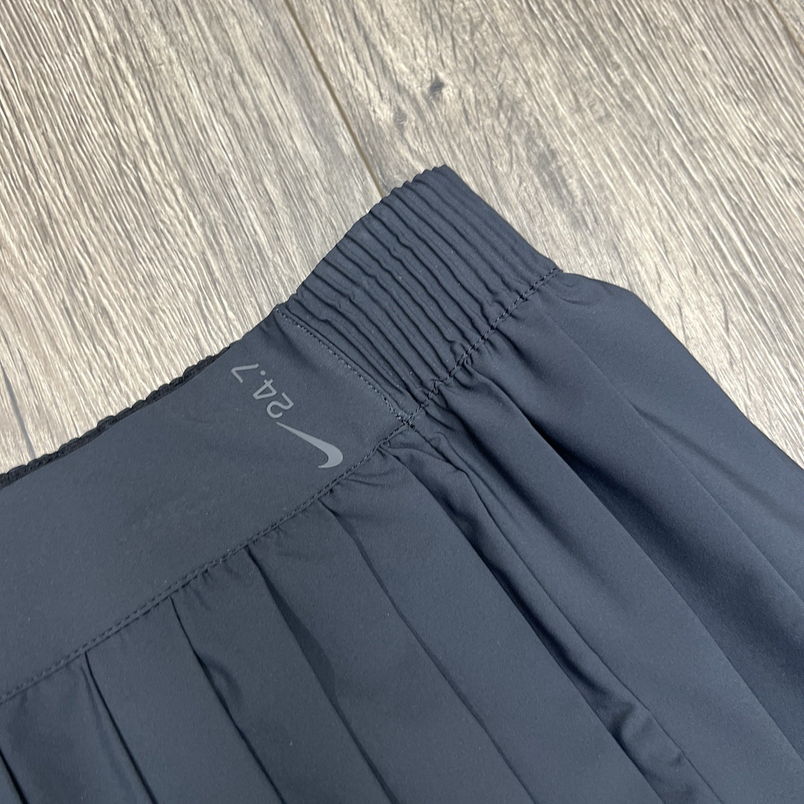 Nike Pleated Skirt Size Large Black Dark Smoke Grey 24.7 PerfectStretch Dri $160