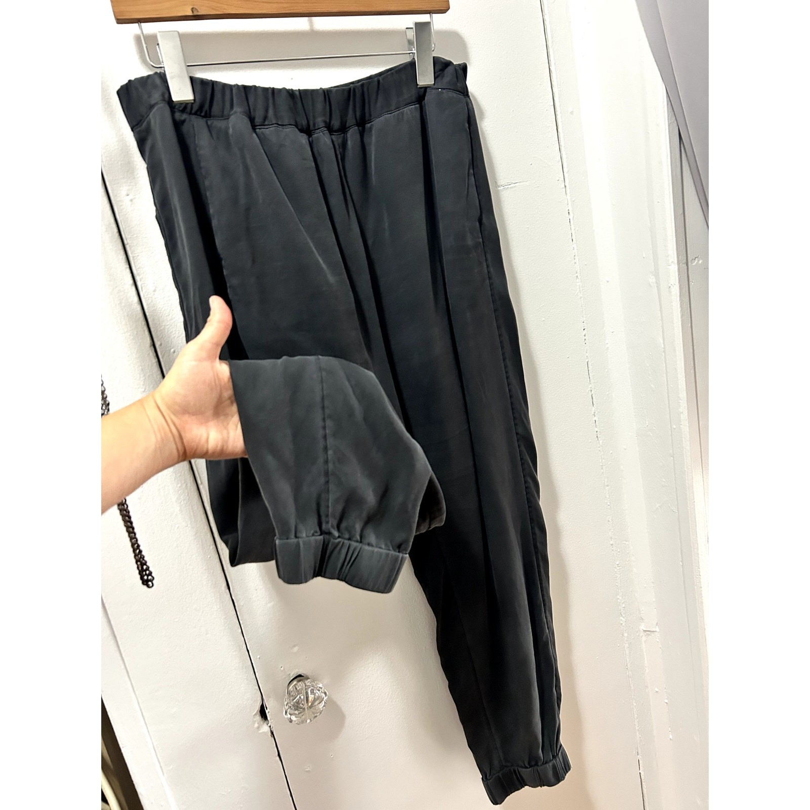 COS Elastic-Waist Tapered Joggers