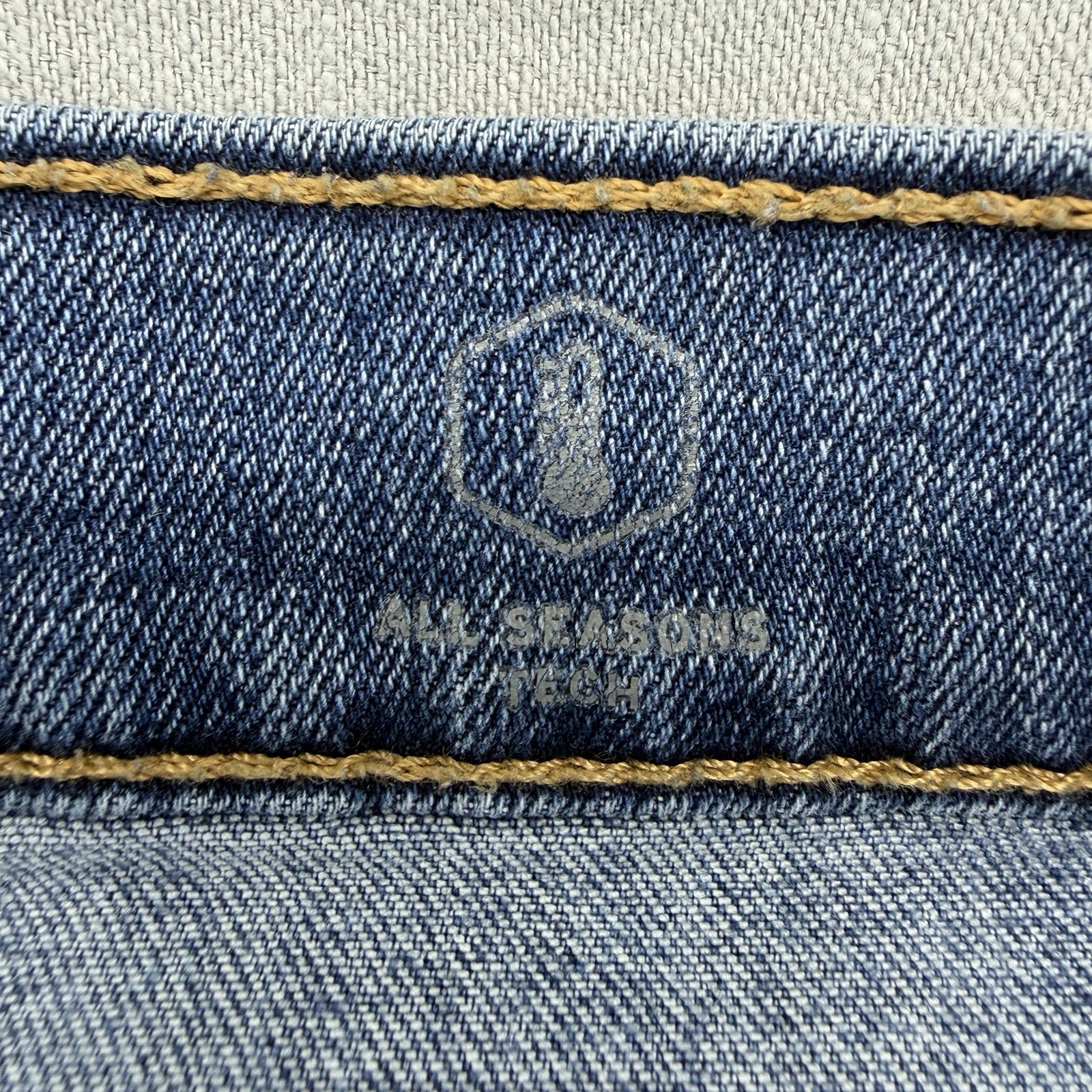 Levi’s 511 All Seasons Tech Men’s Jeans W32 L30 Slim Fit Stretch Blue Denim